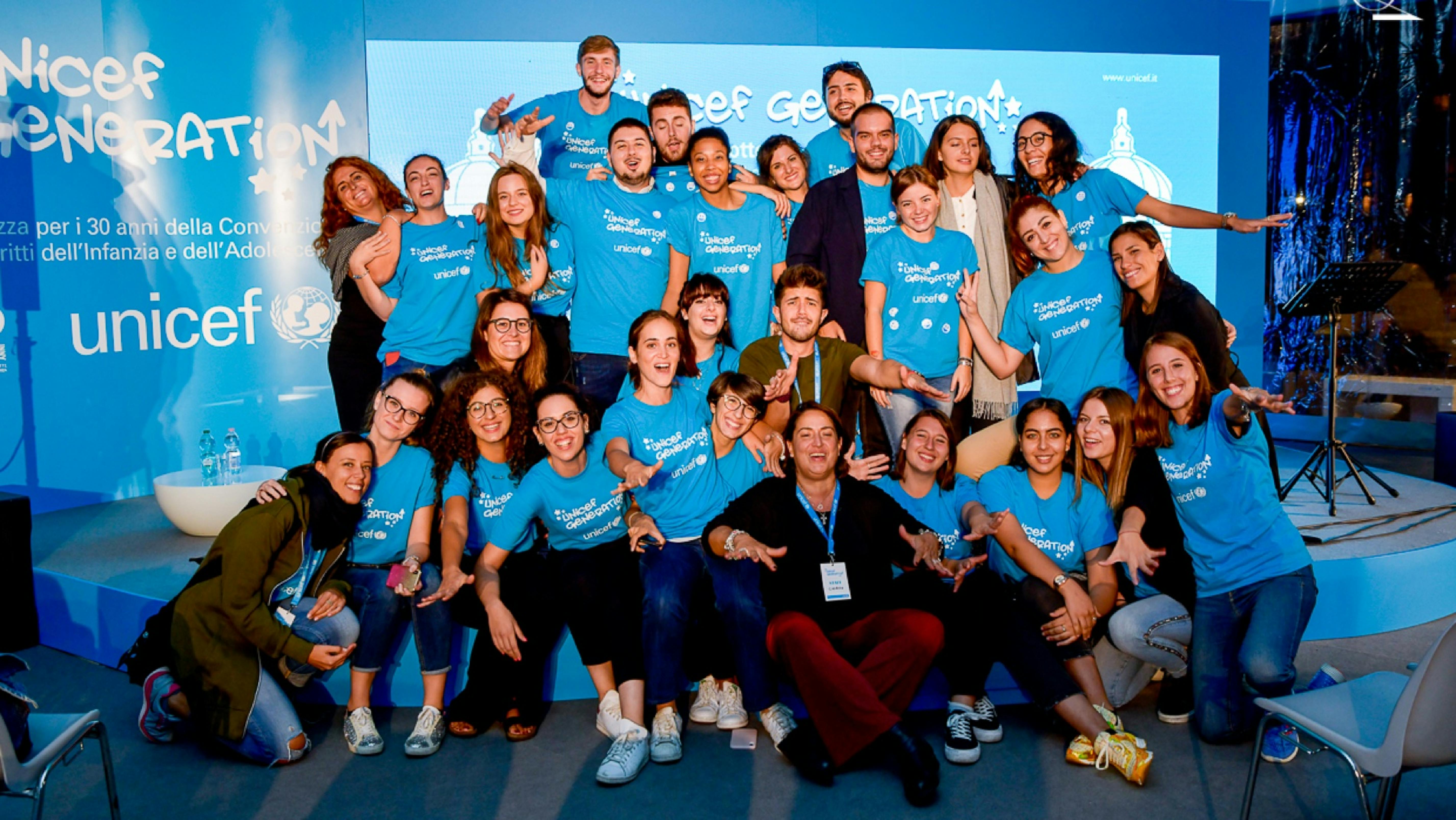Gruppo di volontari UNICEF Generation a Roma