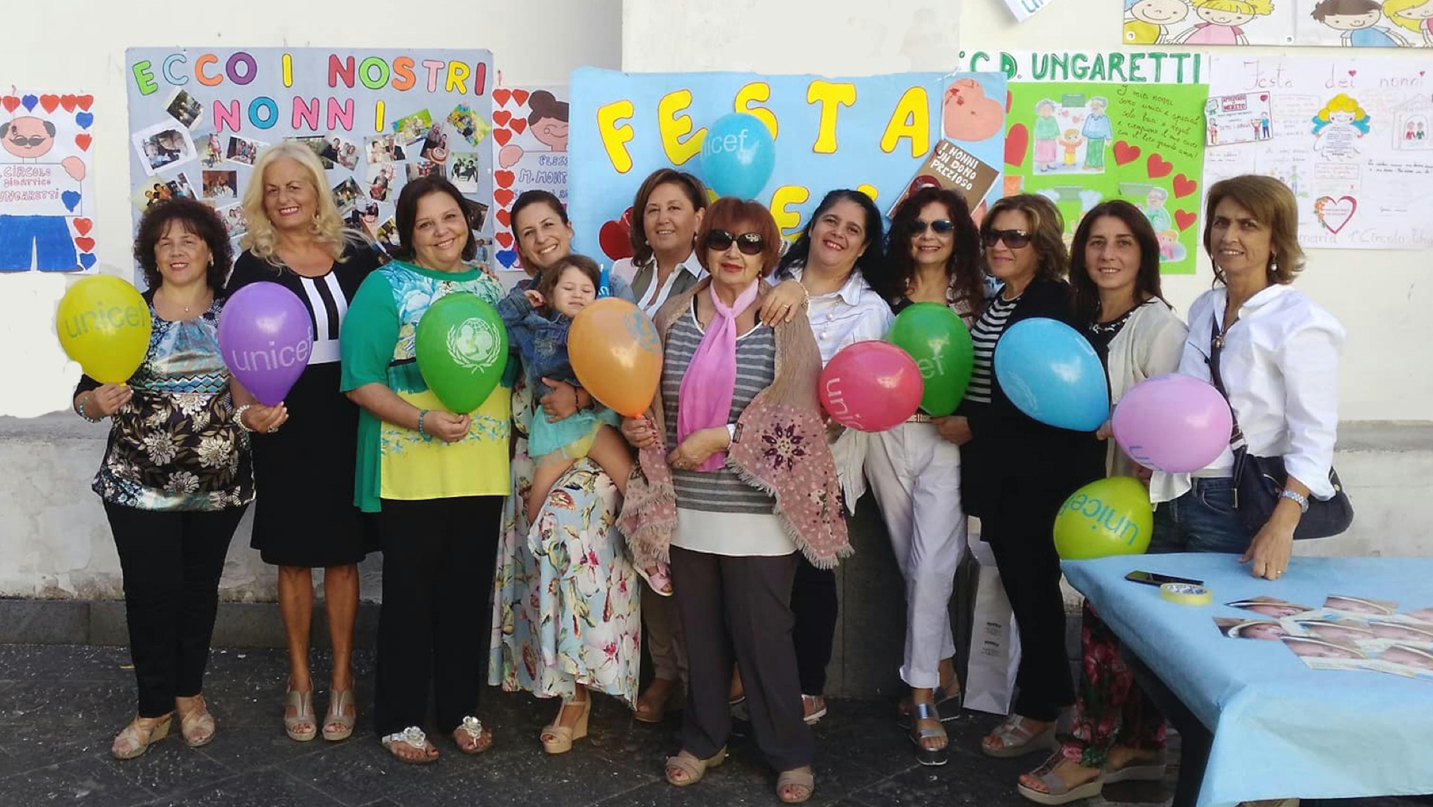 La Festa dei Nonni insieme a Vanna e il gruppo di Gragnano, a Napoli