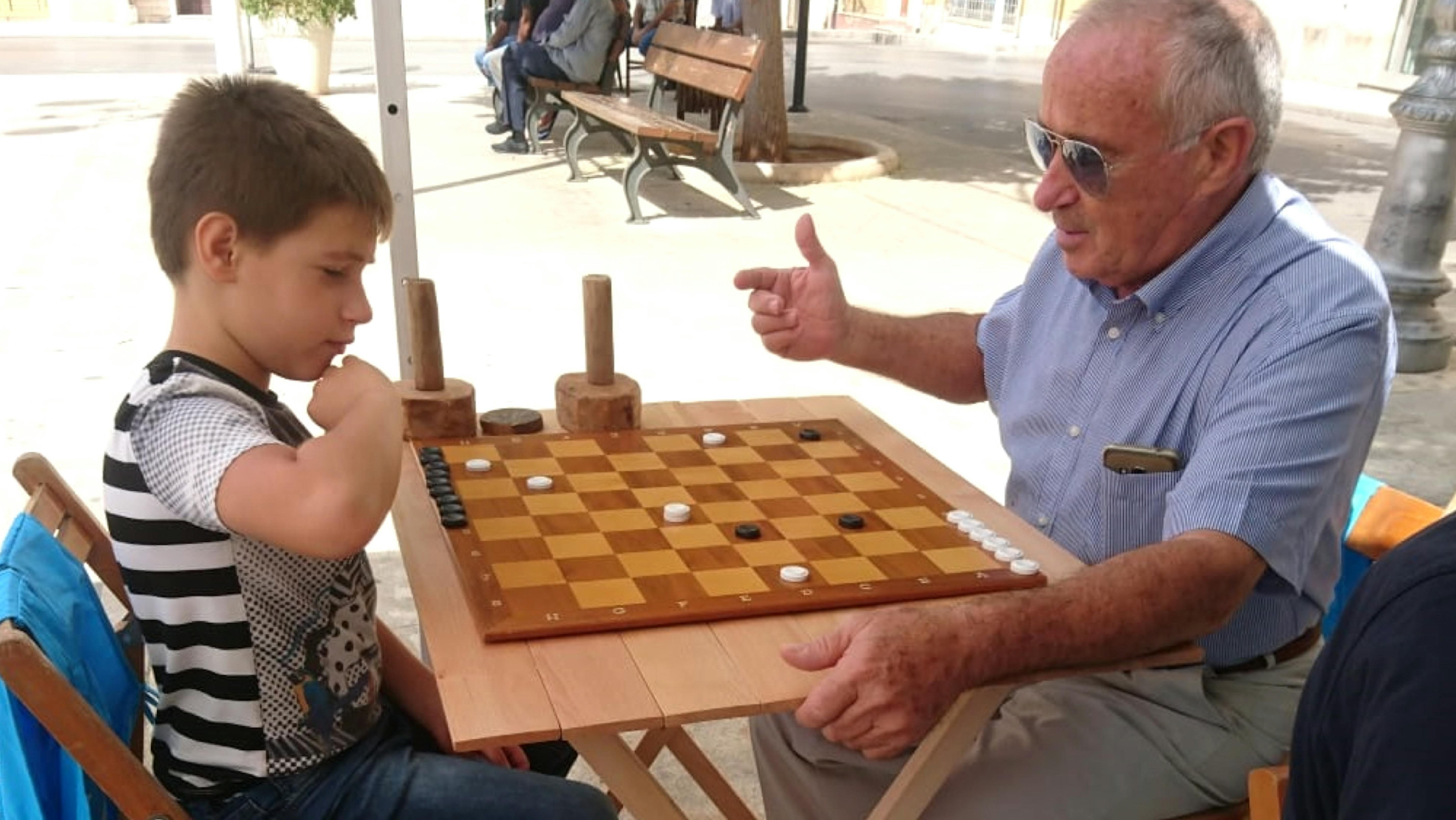 Sfida accesissima tra nonno e nipote in provincia di Ragusa