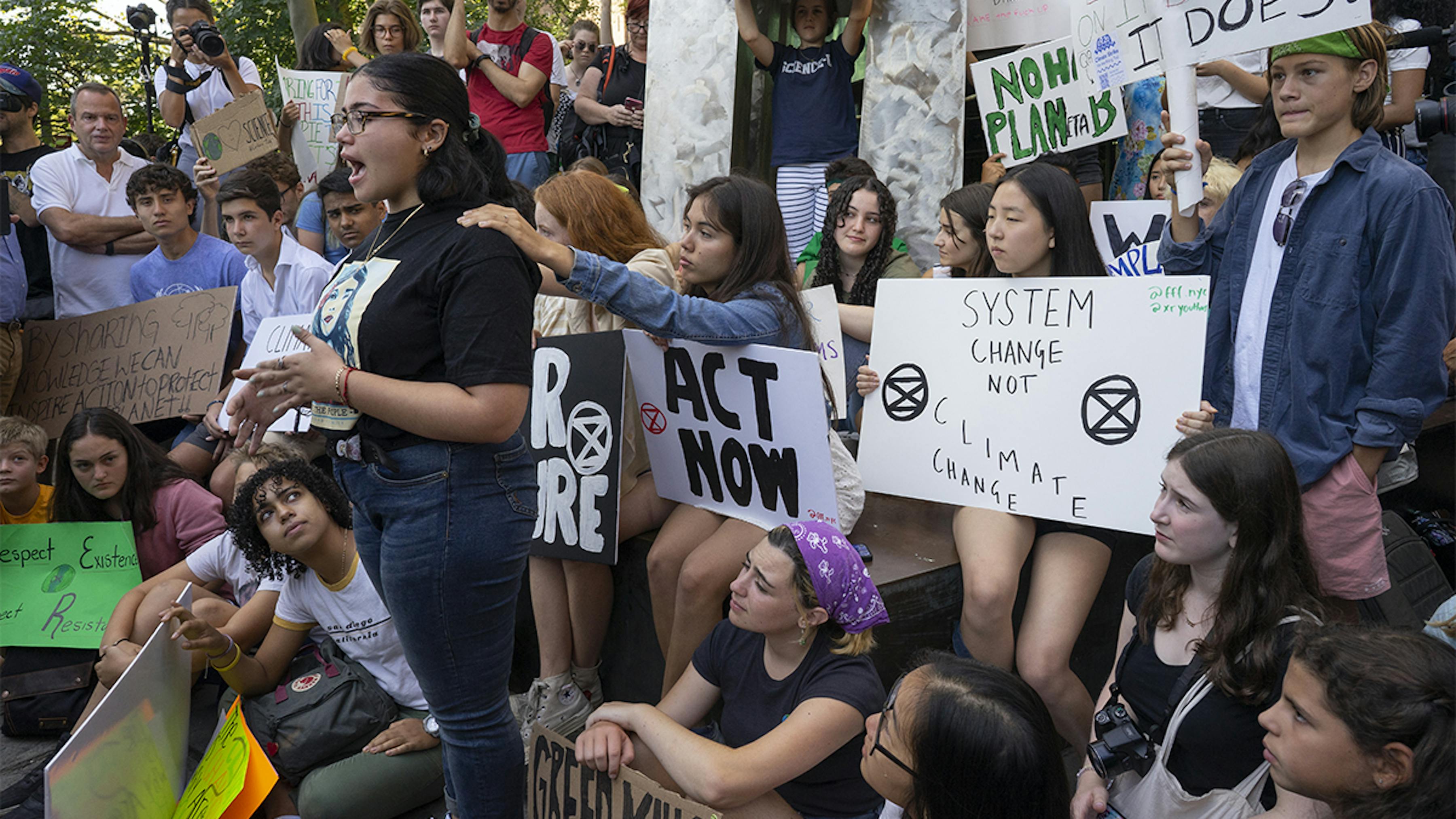 New York, giovani attivisti per il clima durante una manifestazione.