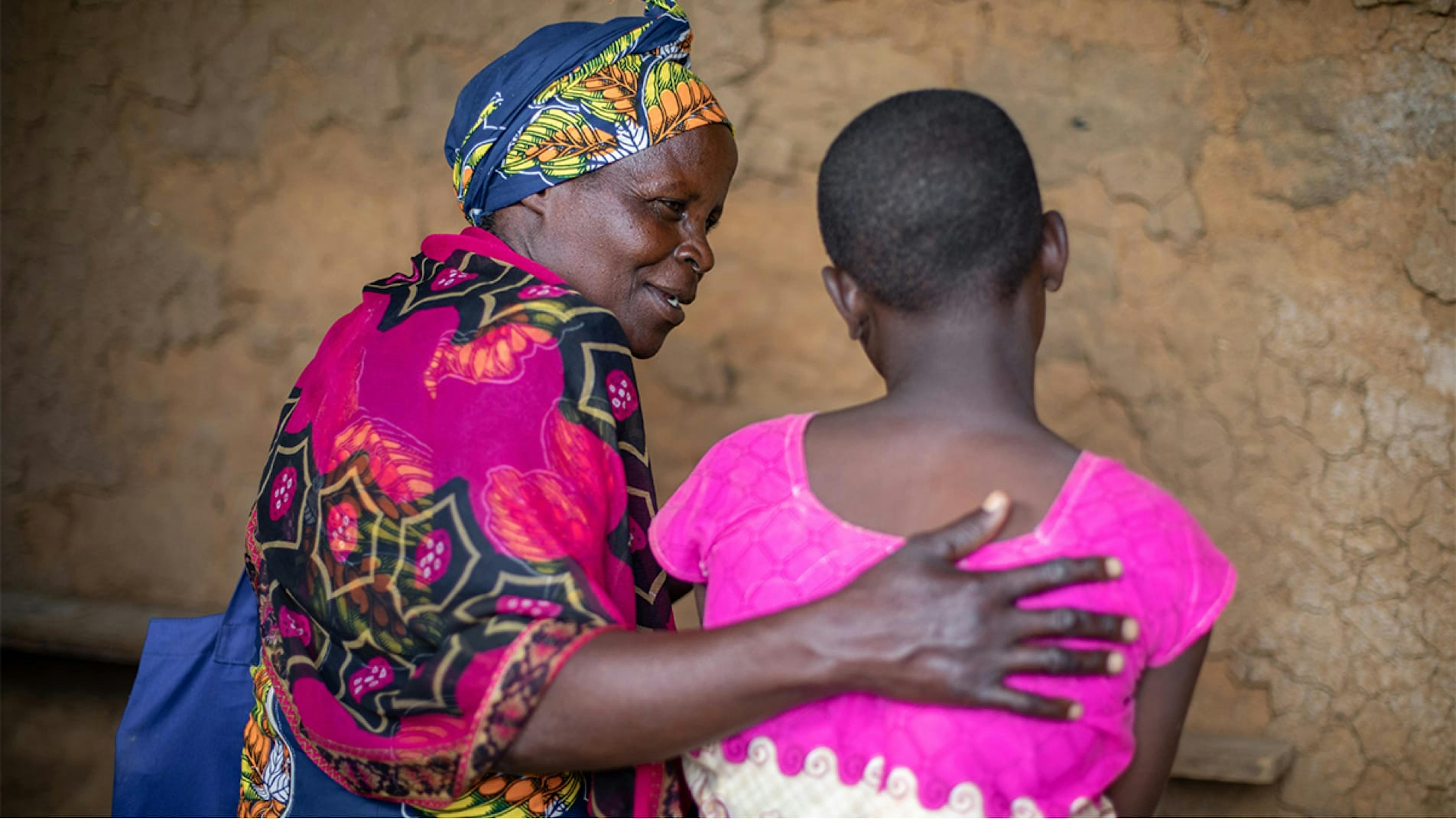 Ruanda, una volontaria comunitaria che aiuta le ragazze vittime di violenza.