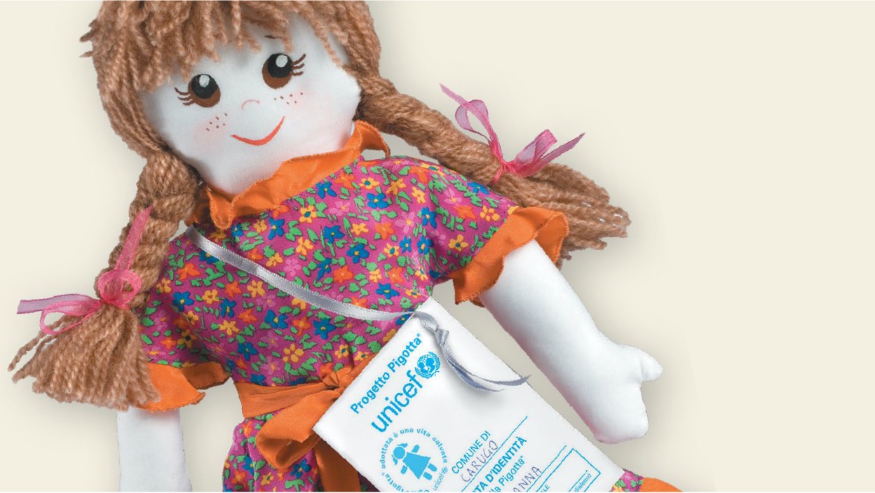 Regali solidali: 10 e più idee da mettere sotto l'albero a Natale (e non solo) 5 Regali solidali: UNICEF