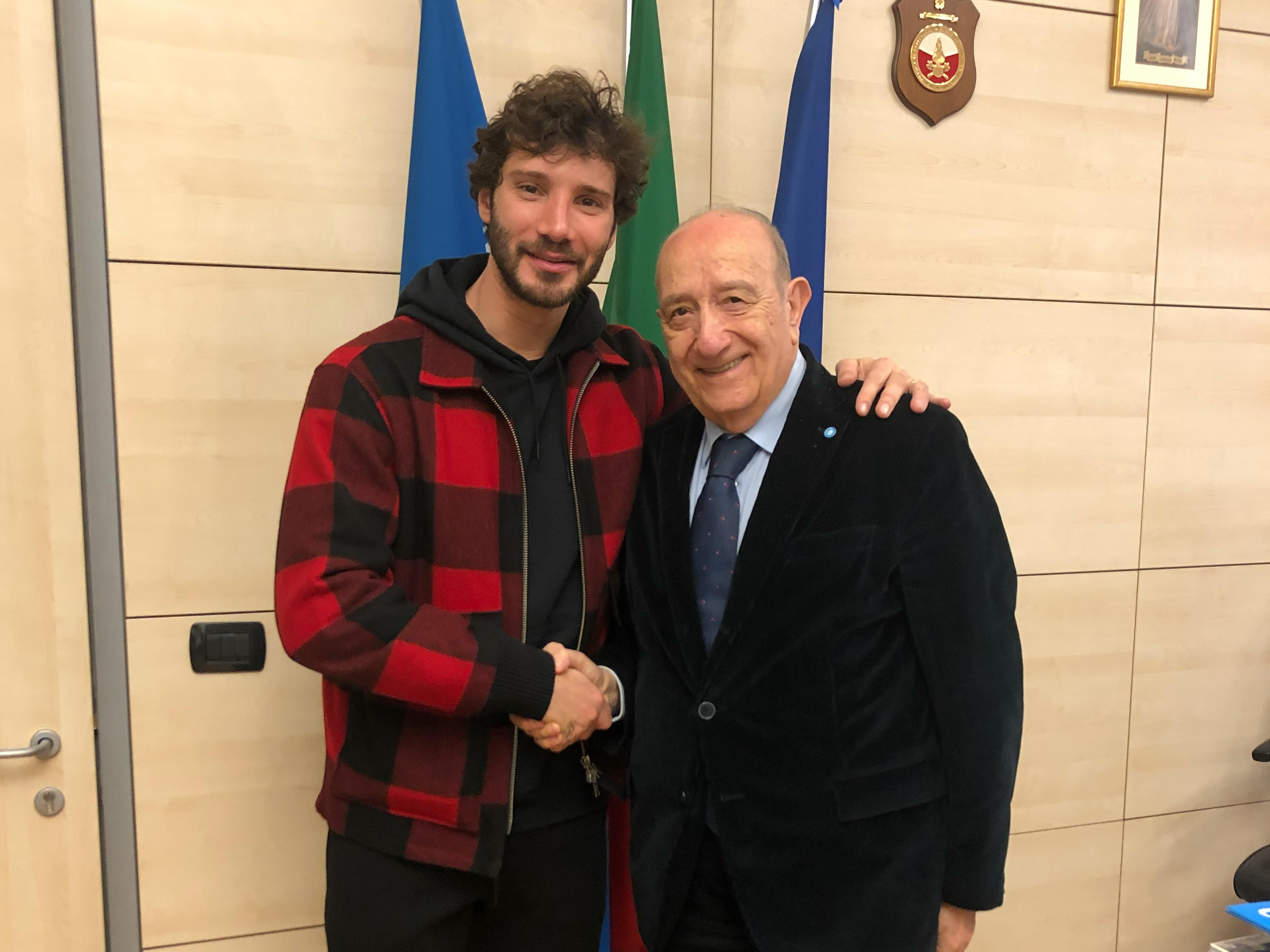 Stefano De Martino con il Presidente di UNICEF Samengo