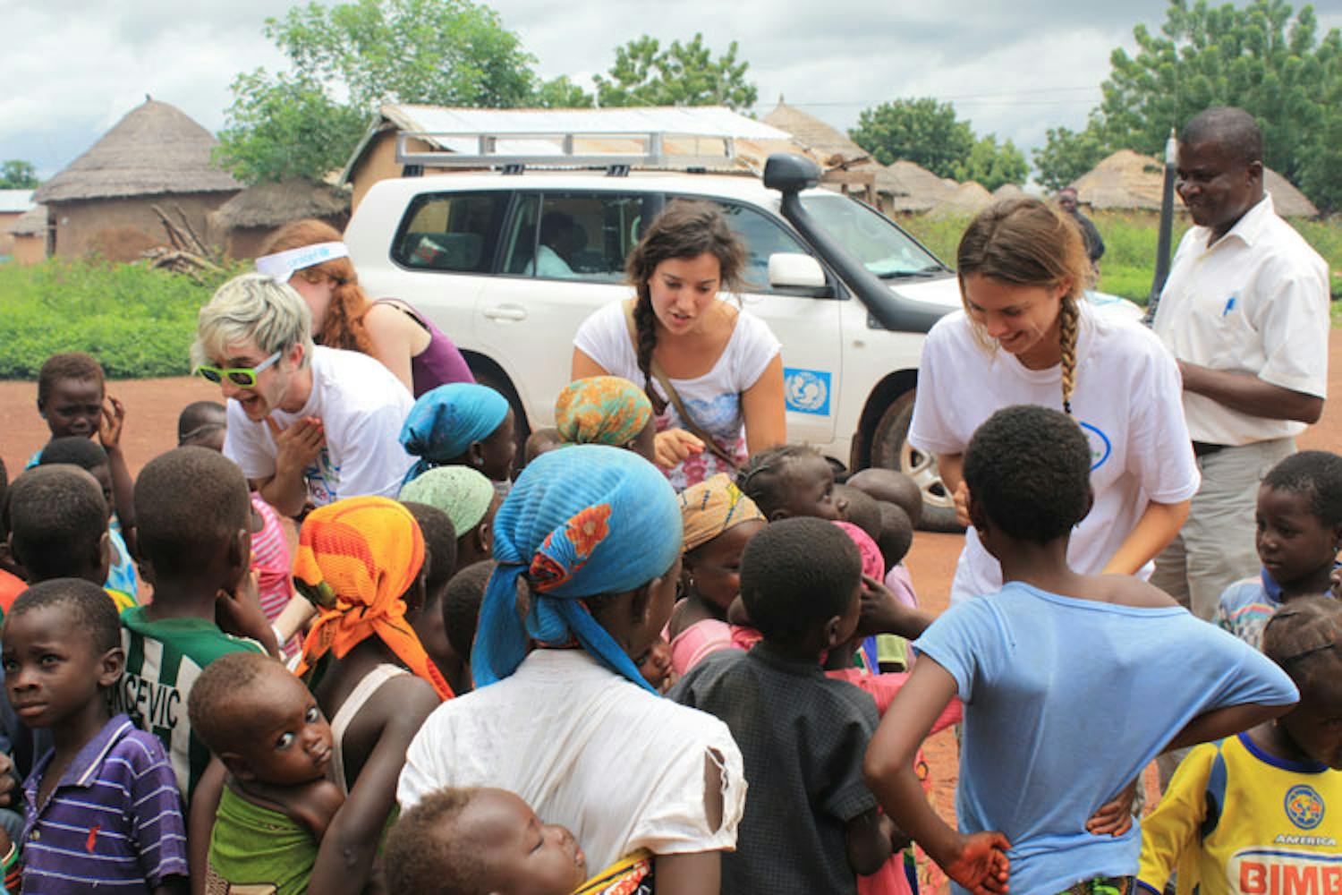 A scuola con MTV: Brenda e Cadio al liceo Montale per l'UNICEF