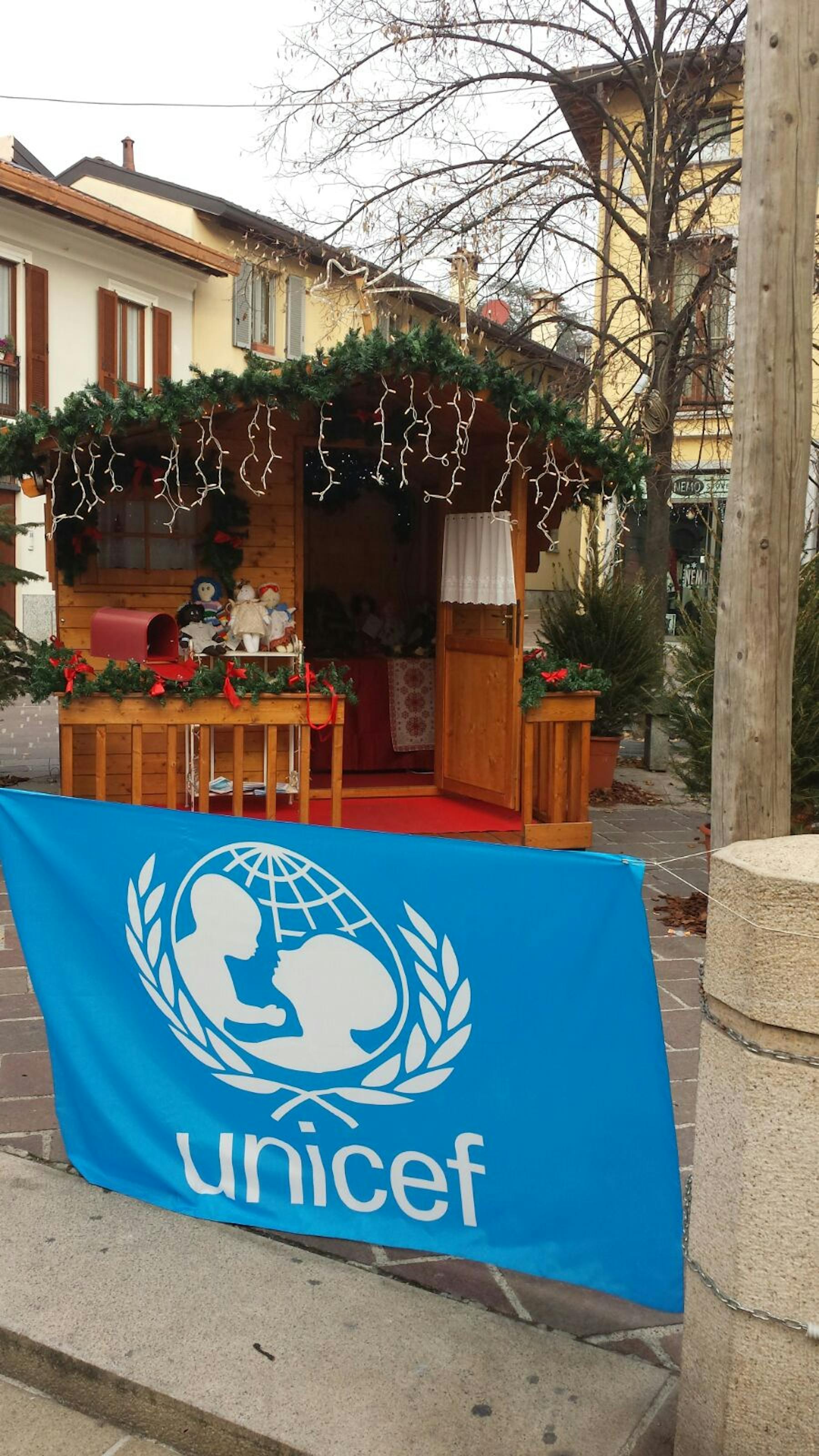 Seregno: la casetta di Babbo Natale è targata UNICEF 