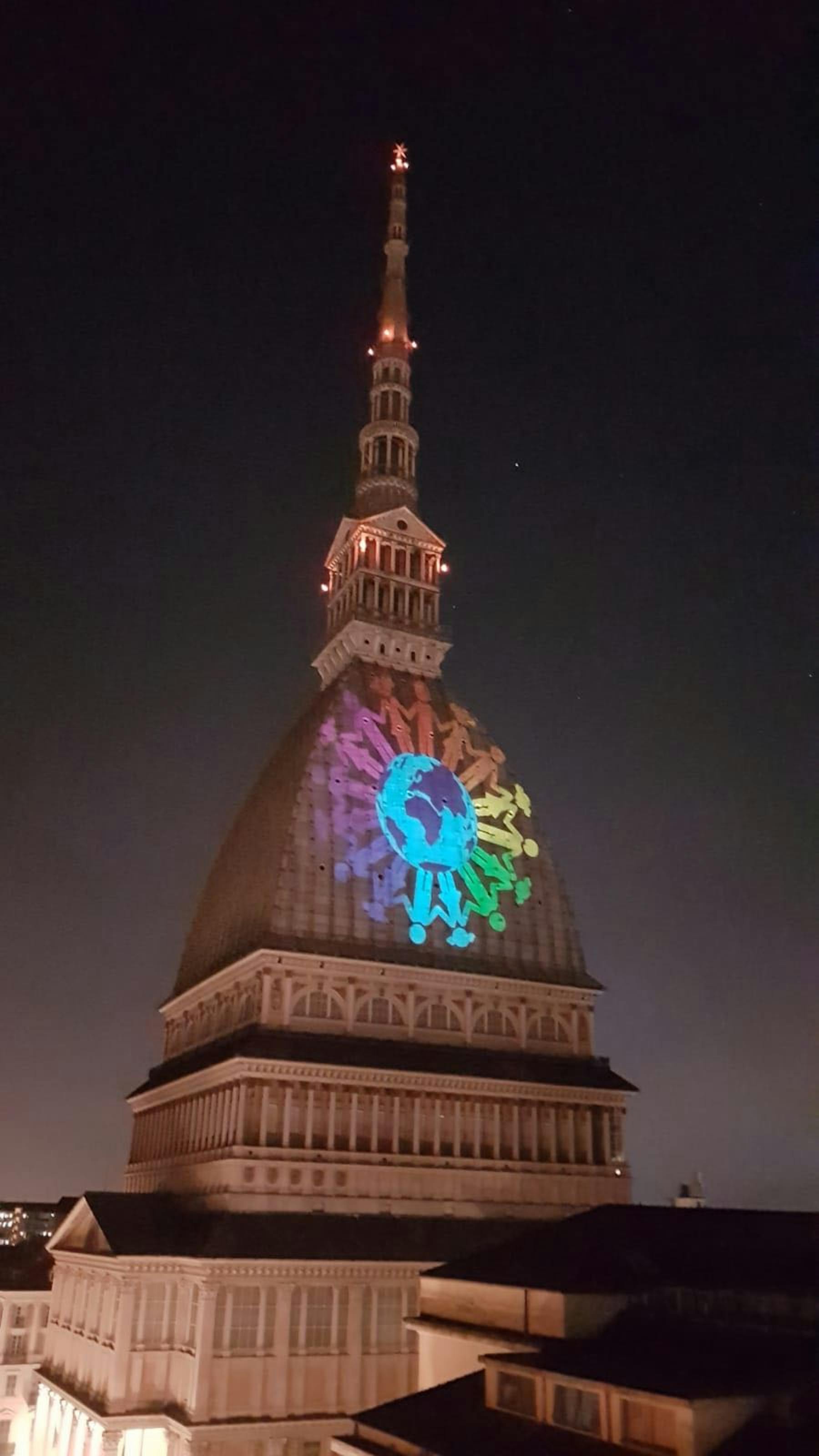 A Torino la Giornata Mondiale dei Diritti dell'Infanzia e dell'Adolescenza illumina anche la Mole 