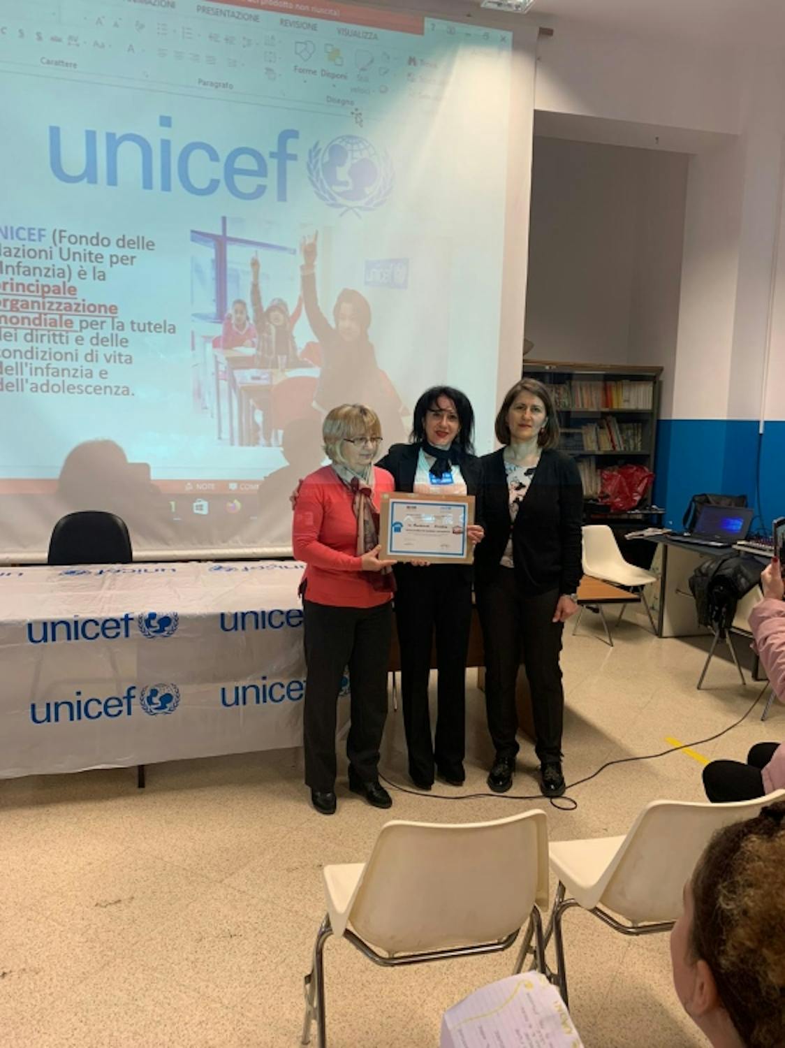 La consegna dell'attestato Scuola Amica dell'UNICEF