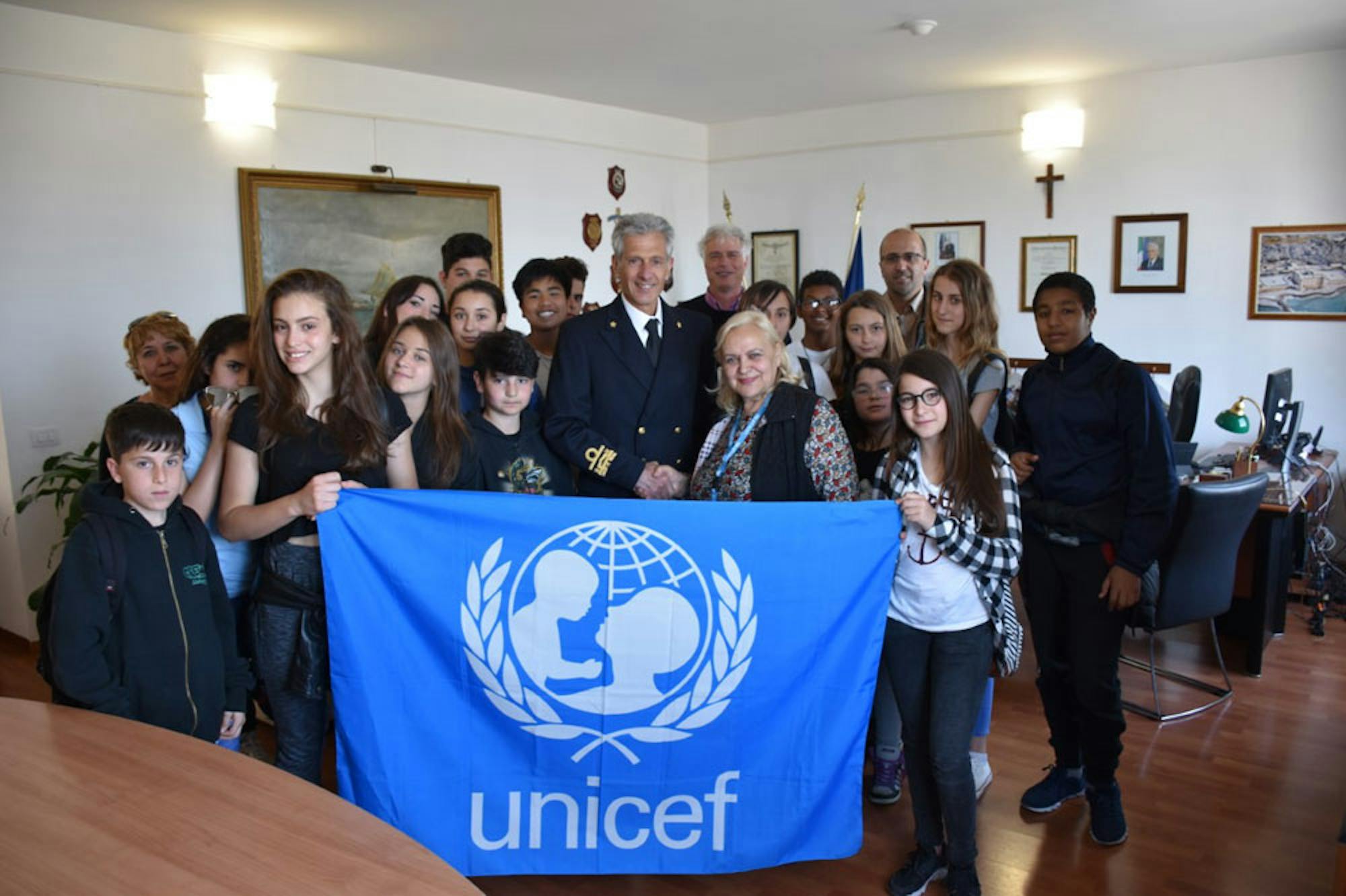 A Civitavecchia la Guardia Costiera accoglie gli studenti insieme all’UNICEF