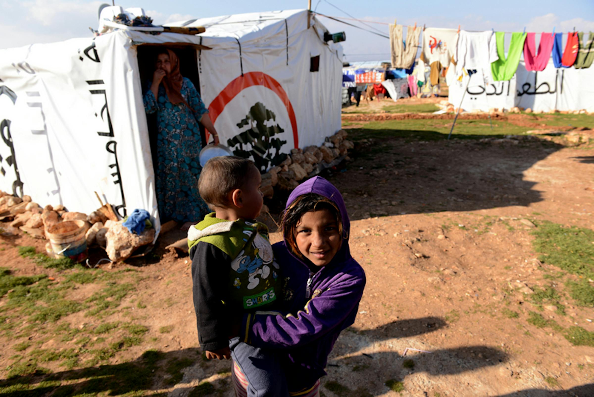 Bambini siriani in un campo profughi improvvisato nella valle della Bekaa (Libano). Come decine di migliaia di nuovi profughi, sono in attesa di essere registrati come rifugiati dall'UNHCR - ©UNICEF/NYHQ2013-0006