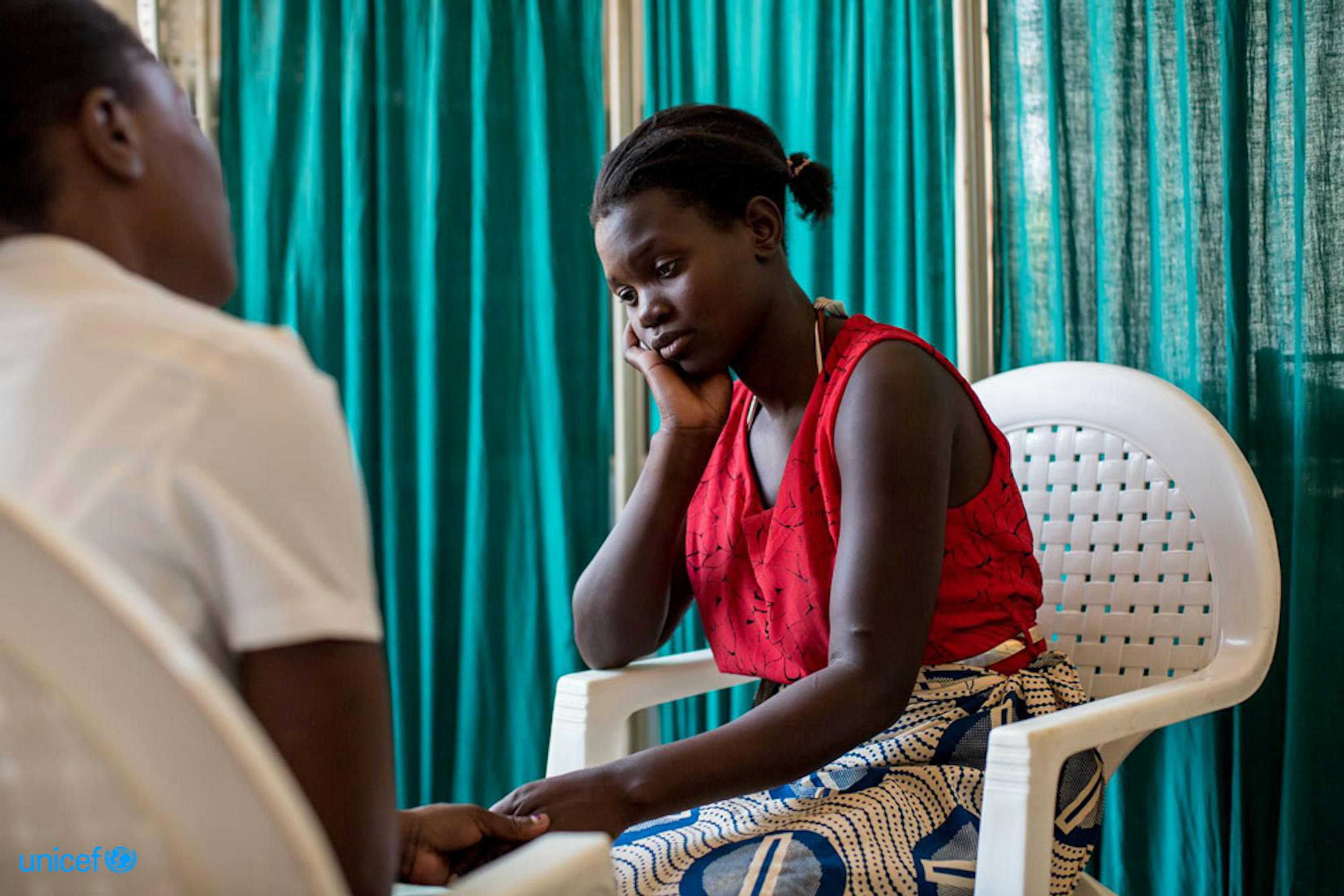 Malawi ragazza in una clinica