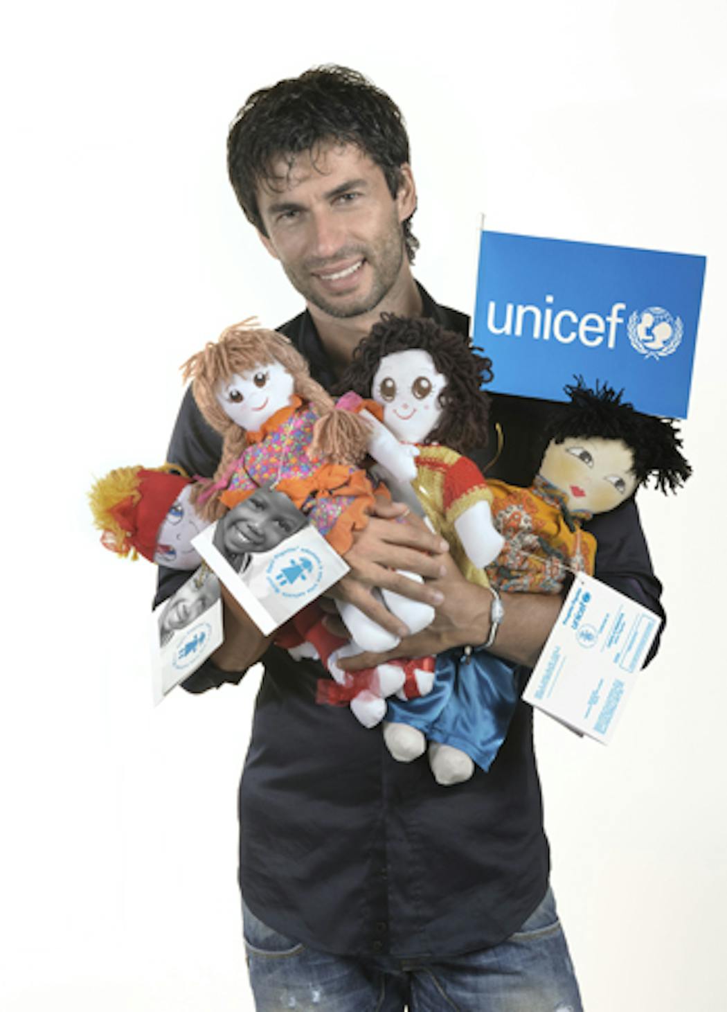 Kledi Kadiu con la Pigotta dell'UNICEF