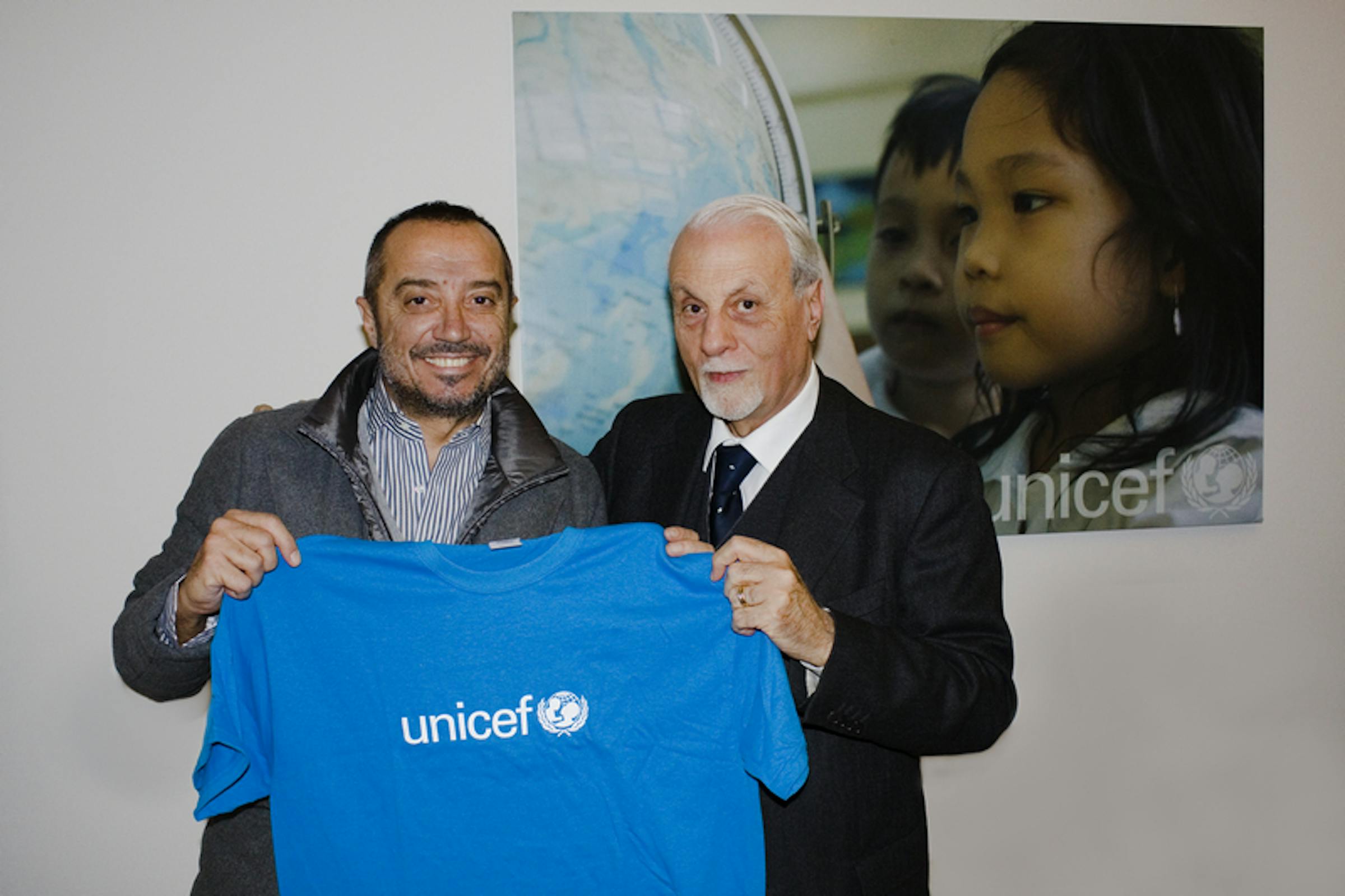 Franco Di Mare con il presidente dell'UNICEF Italia, Giacomo Guerrera - ©UNICEF Italia/2013/Alessandro Longobardi