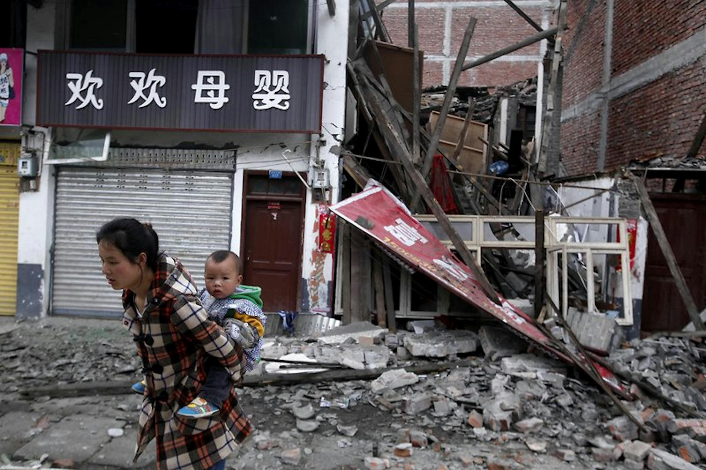 Un'immagine del terremoto di sabato 20 aprile 2013 nella provincia cinese del Sichuan