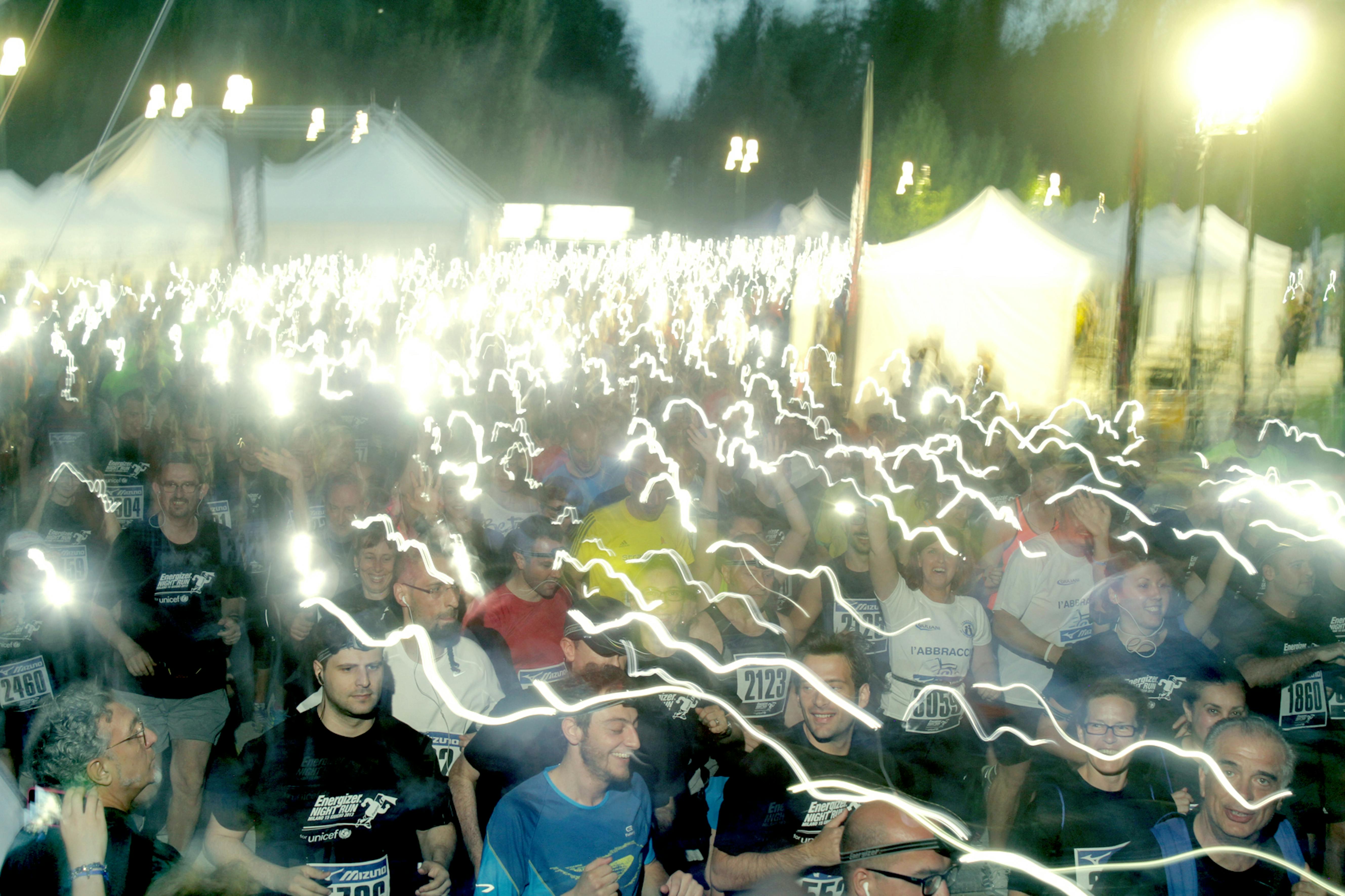 Il fiume di luci che ha animato la serata di sabato 15 giugno 2013 a Milano, grazie alla Energizer Night Run 2013 - ©valentinabersiga