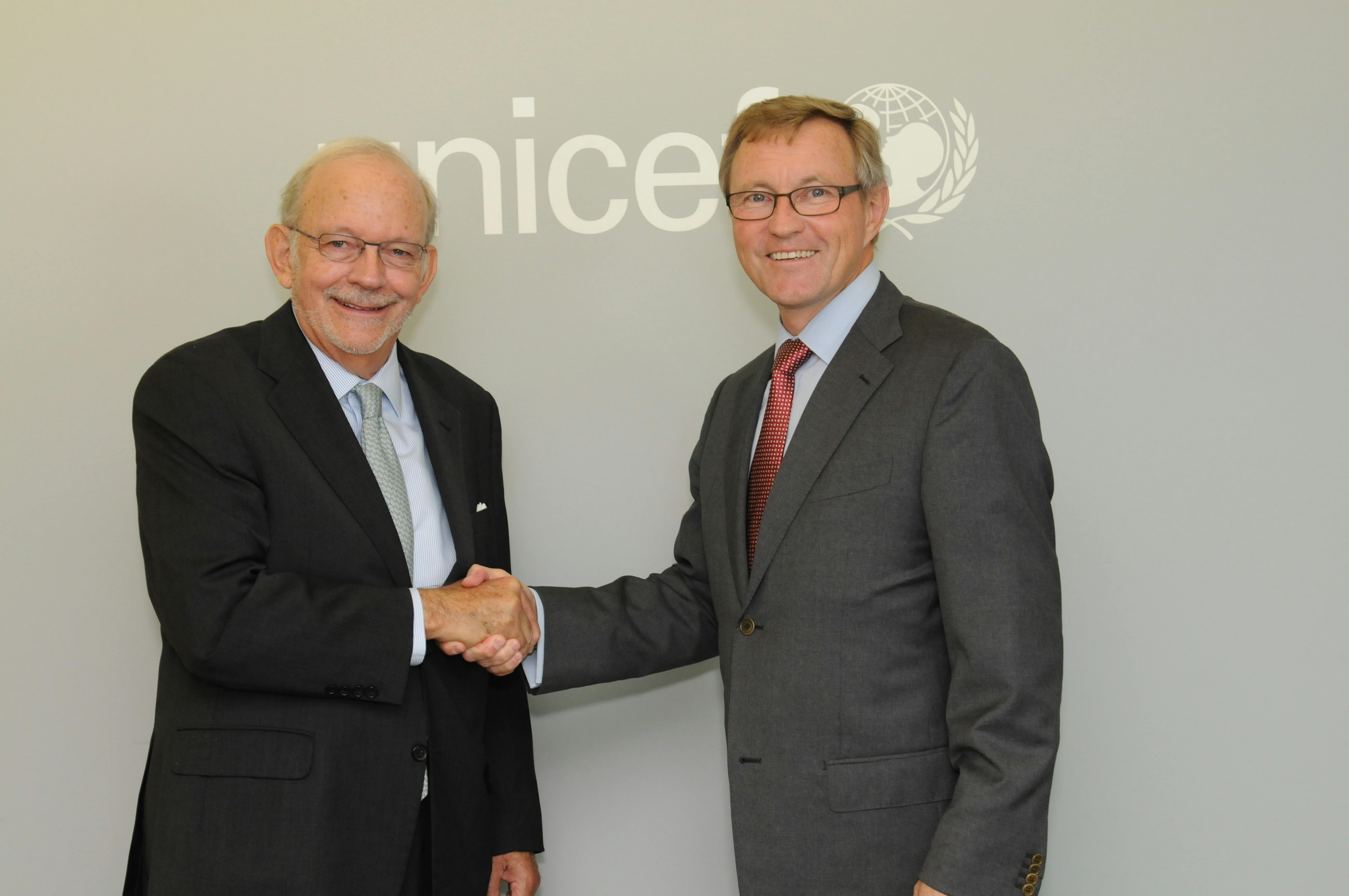 Il Direttore generale dell'UNICEF Anthony Lake con il CEO  di IKEA Foundation Per Heggenes