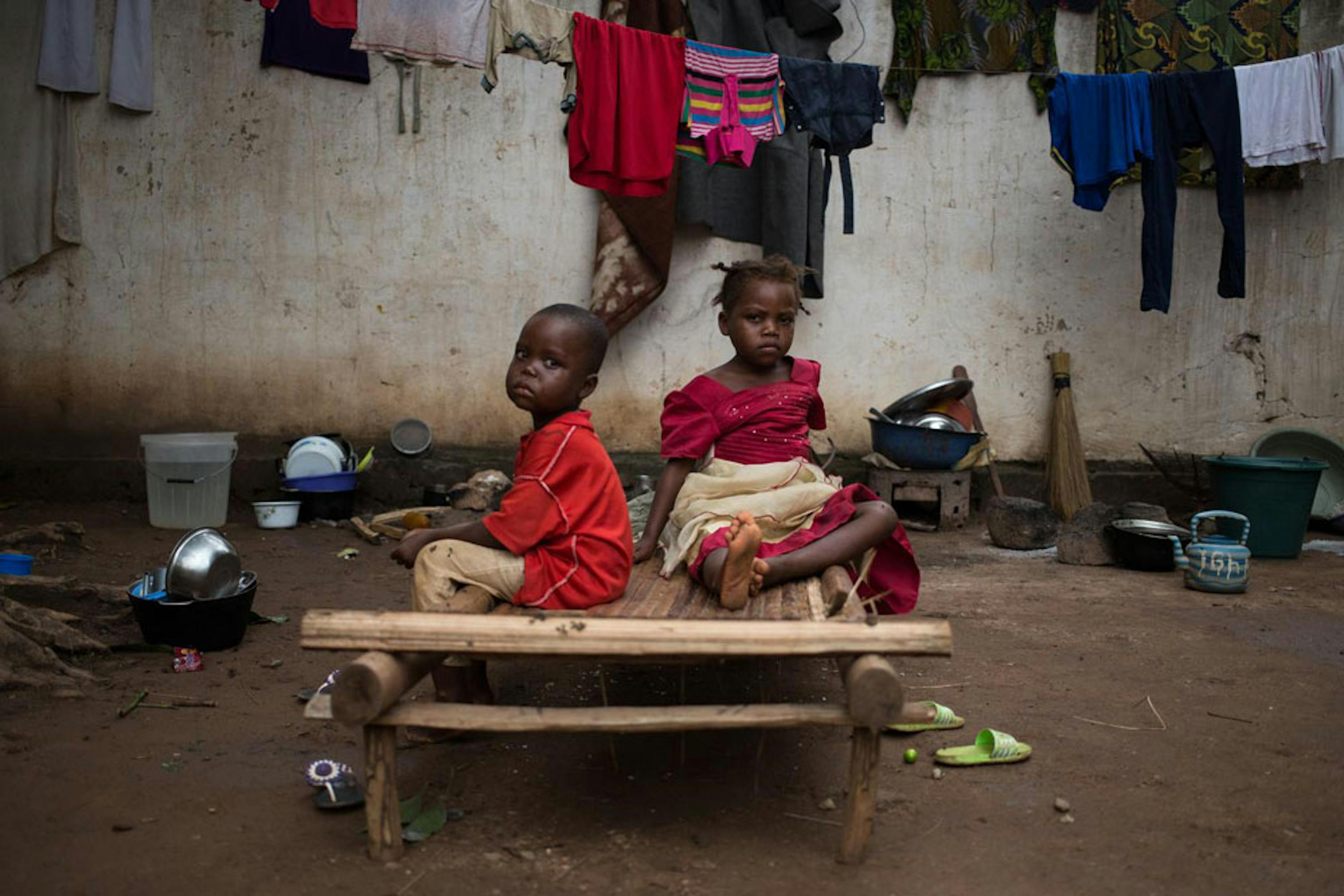Due fratellini sfollati nella Grande Moschea di Bangui (Repubblica Centrafricana), dove hanno trovato rifugio molti musulmani della città - ©UNICEF/NYHQ2014-0940/Bindra