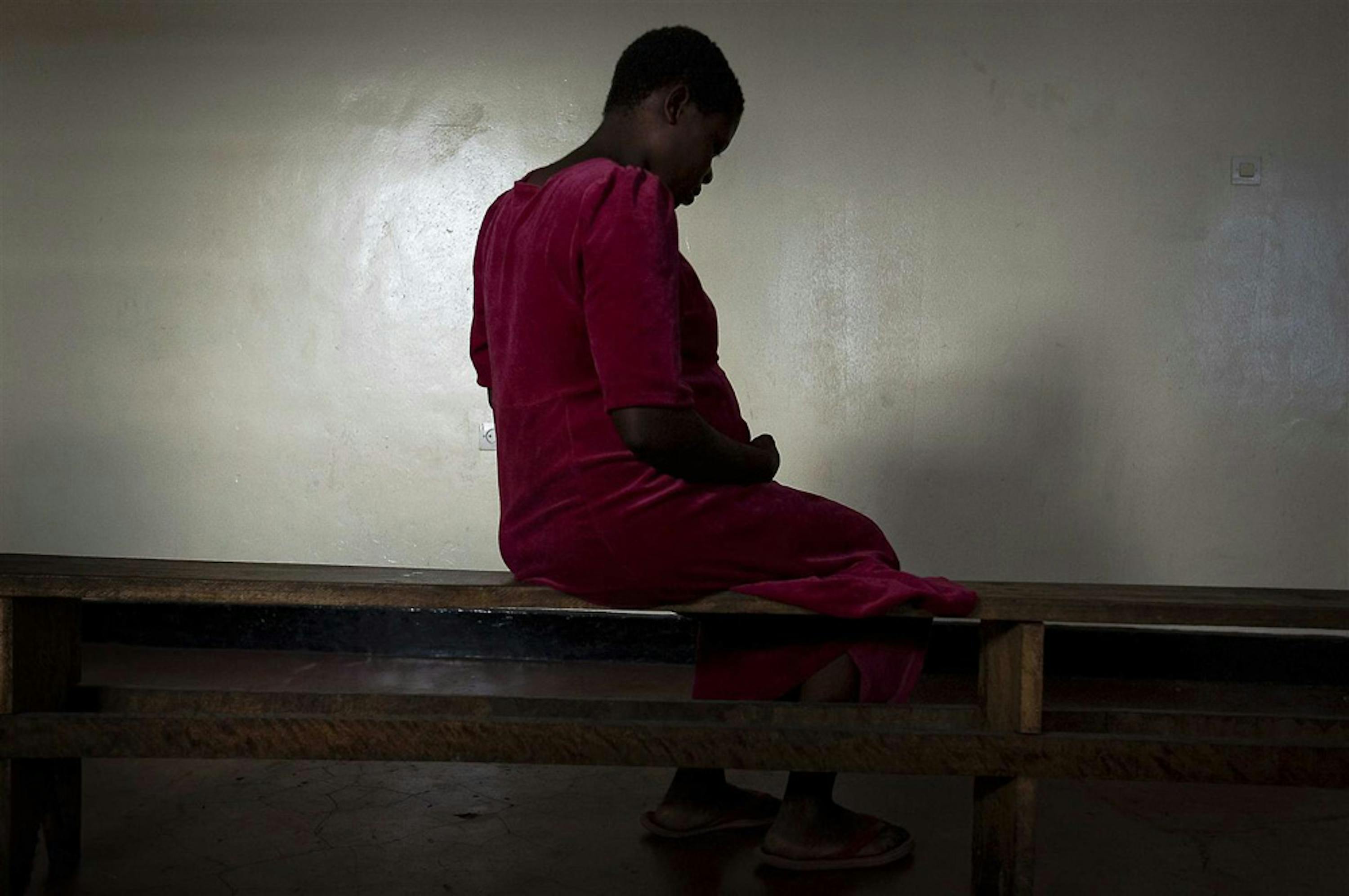 Una giovane donna in un centro per vittime della violenza sessuale a Goma (Rep. Democratica del Congo) -  ©UNICEF/NYHQ2008-1328/Holt