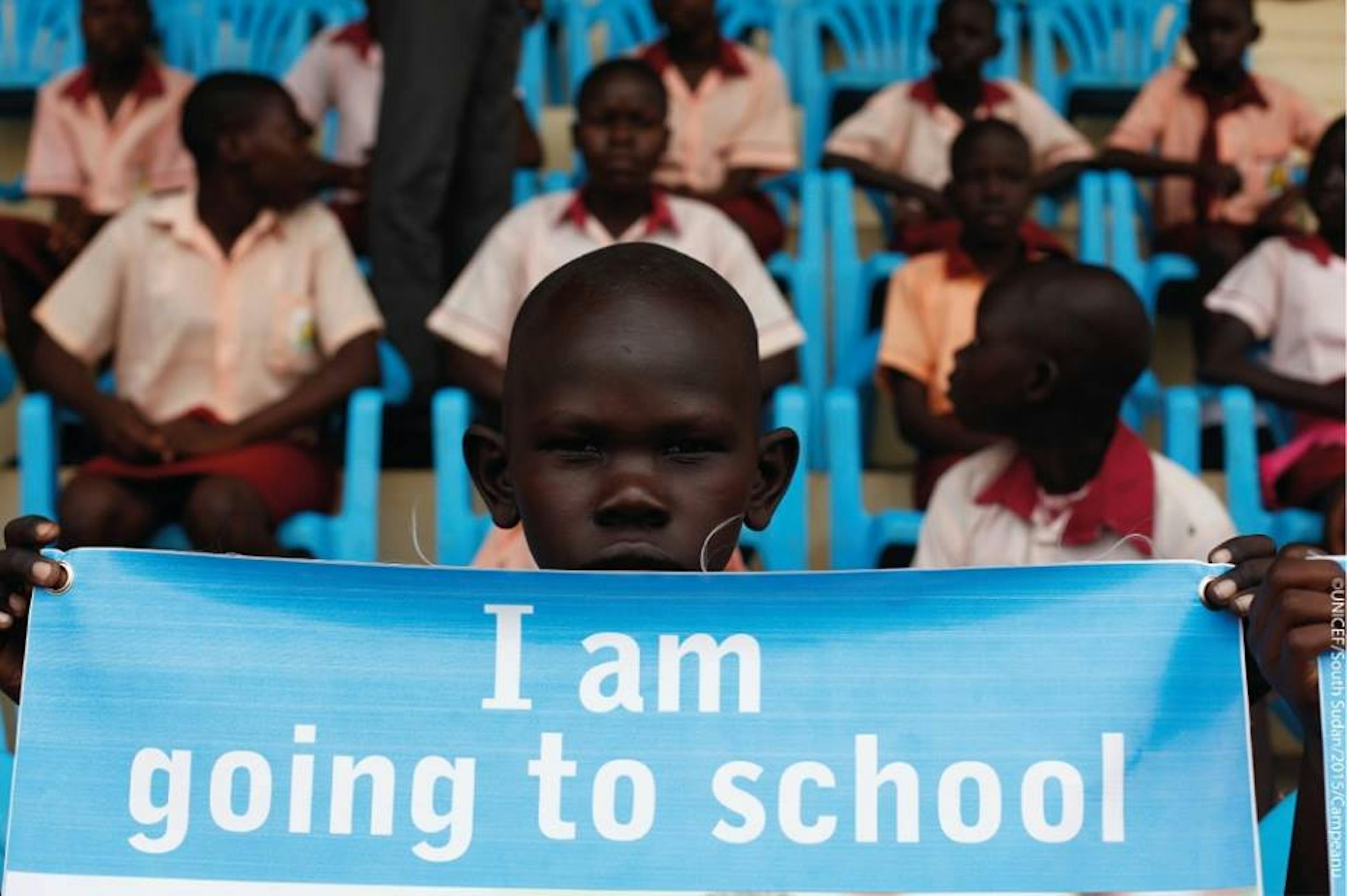 A scuola o in spazi informali, la possibilità di tornare a studiare è preziosa per tutti i 400.000 bambini del Sud Sudan coinvolti dalla campagna 