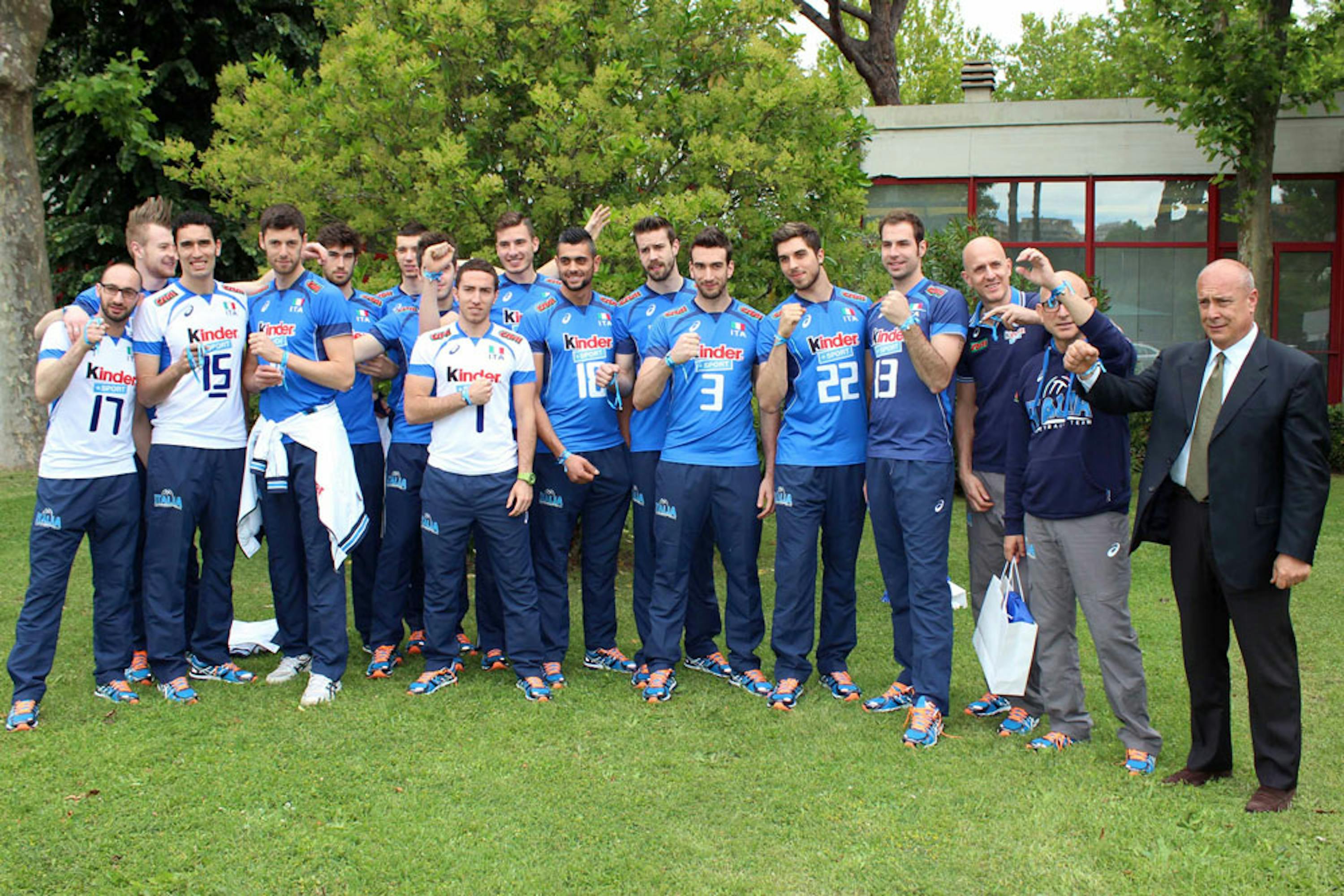 L'allenatore Mauro Berruti e i giocatori della Nazionale italiana maschile di pallavolo sono stati testimonial della campagna UNICEF 