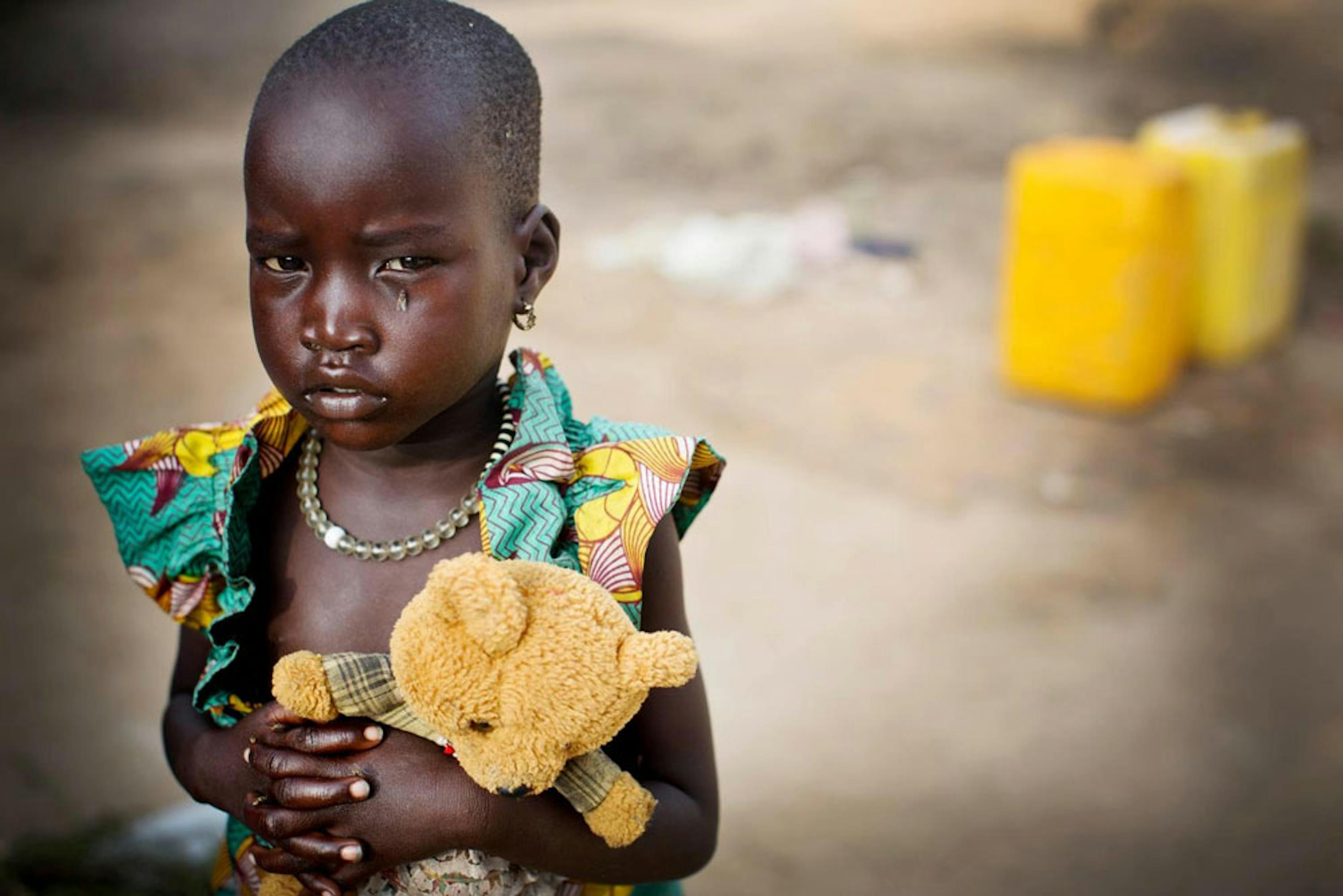 Nyamar, 3 anni. Migliaia di famiglie con bambini hanno trovato rifugio nella base ONU di Bol (Sud Sudan), dove l'UNICEF presta assistenza umanitaria - ©UNICEF/UNI176406/Holt