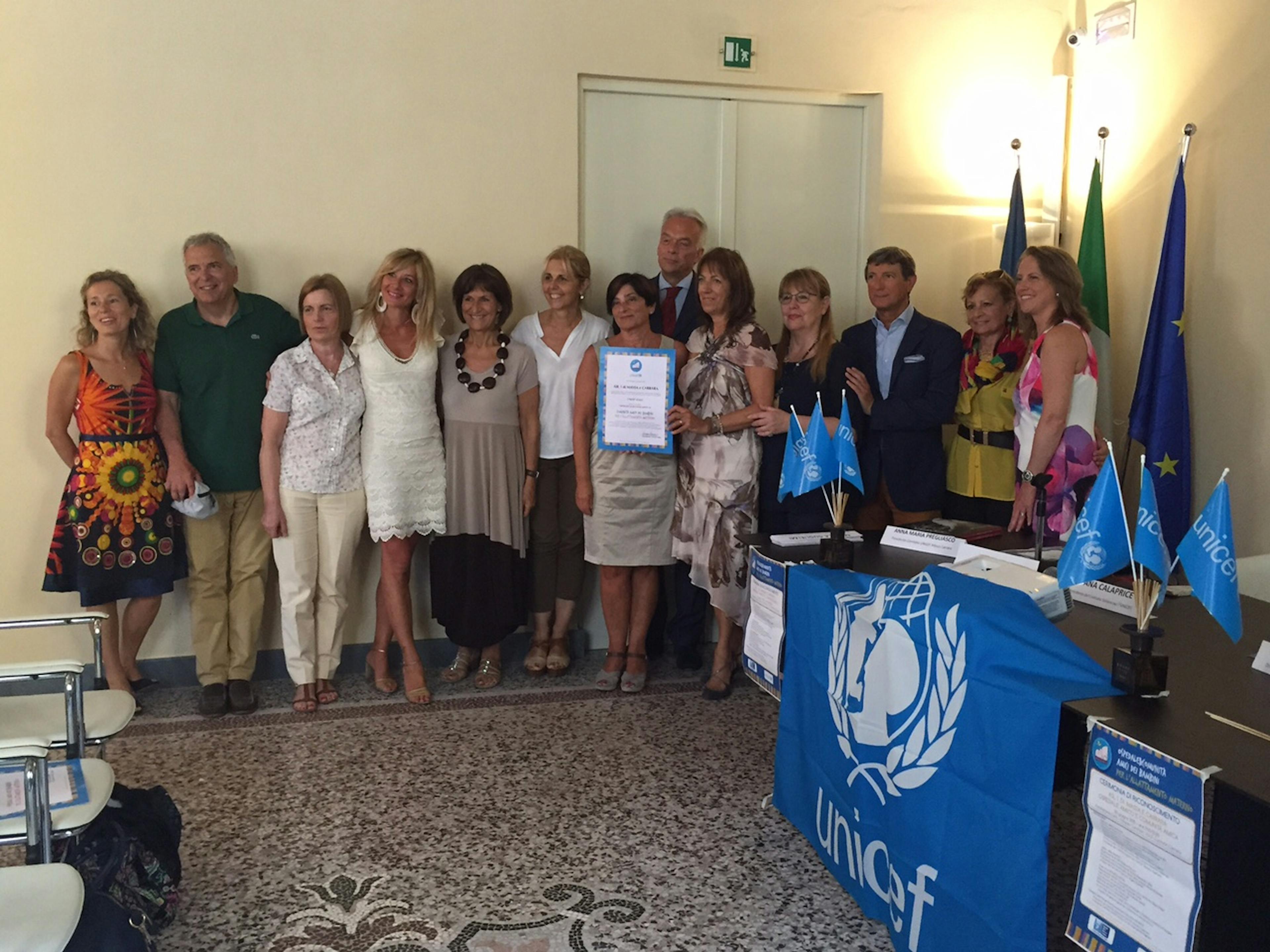 Lo staff della ASL 1 e dell'Ospedale di Massa e Carrara durante la cerimonia di riconoscimento quali 