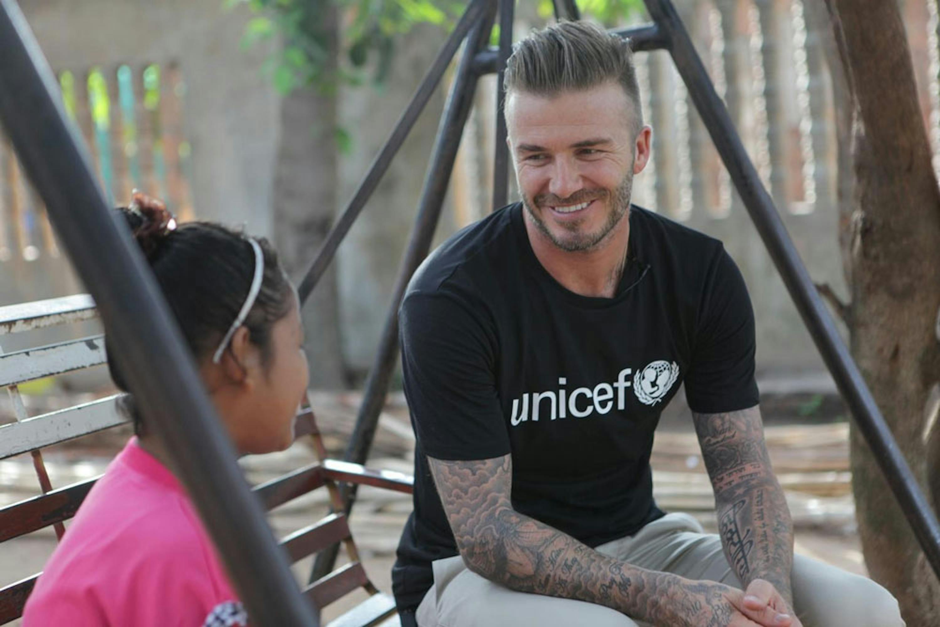 Nel corso della sua missione in Cambogia David Beckham ha visitato il centro di riabilitazione per vittime di violenza di Siem Reap - ©UNICEF UKLA/2015-0055/Irby