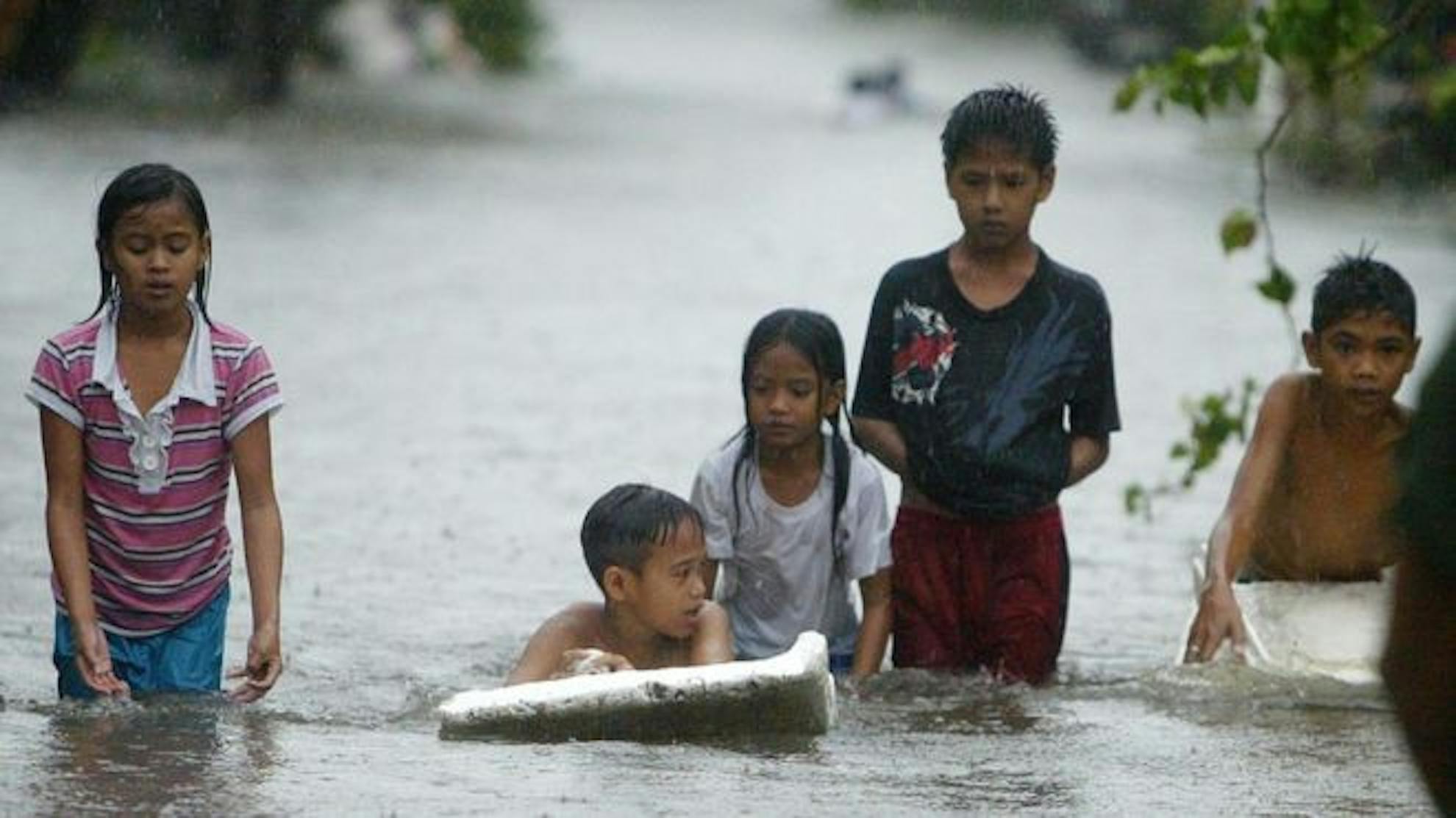 Un'immagine degli allagamenti provocati dal tifone Koppu nel nord delle Filippine - ©BBC