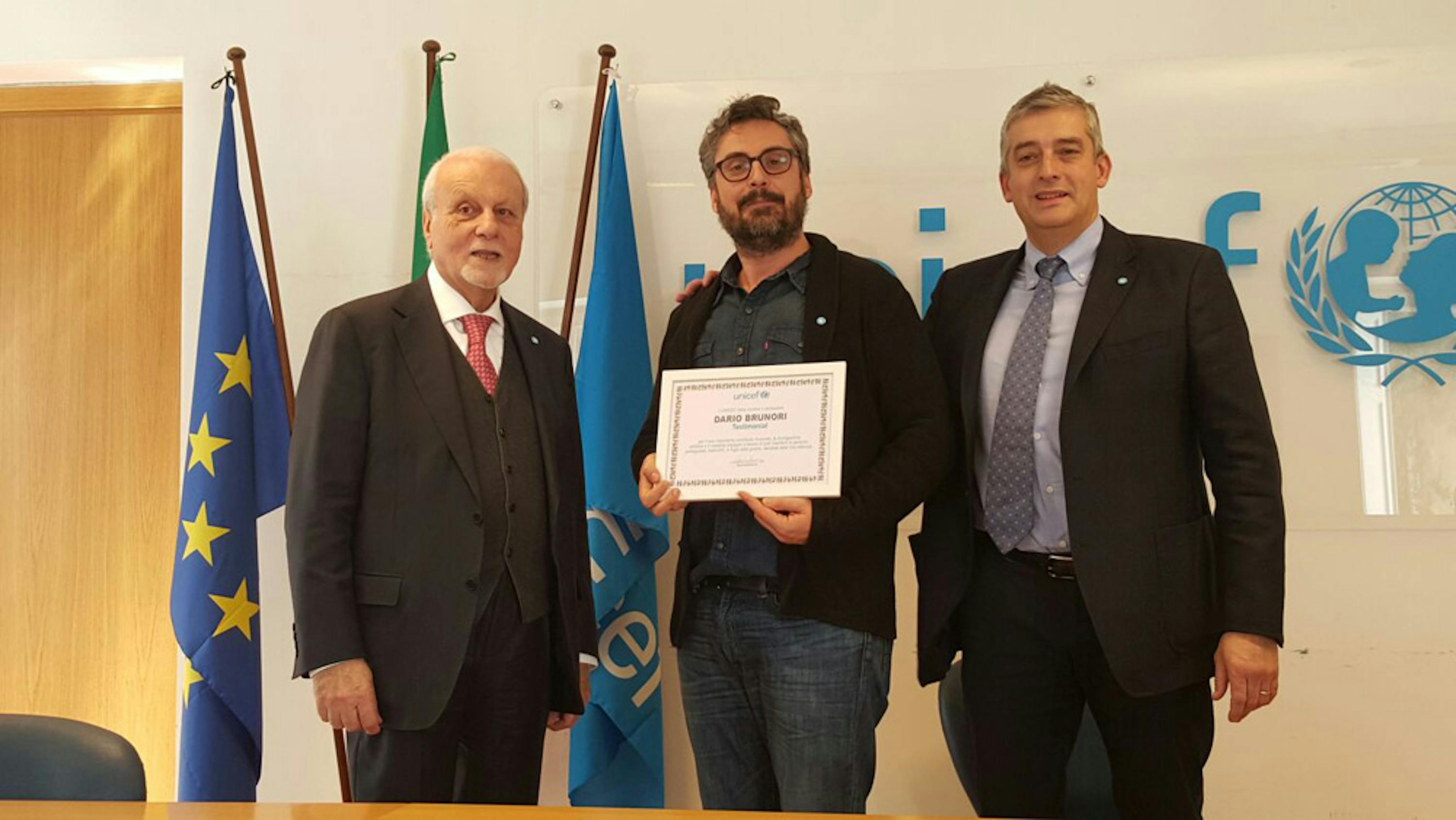 Dario Brunori con il presidente dell'UNICEF Italia Giacomo Guerrera (sin.) e il Direttore generale dell'UNICEF Italia Paolo Rozera (destra) - ©UNICEF Italia/2016/Chiara Ricci