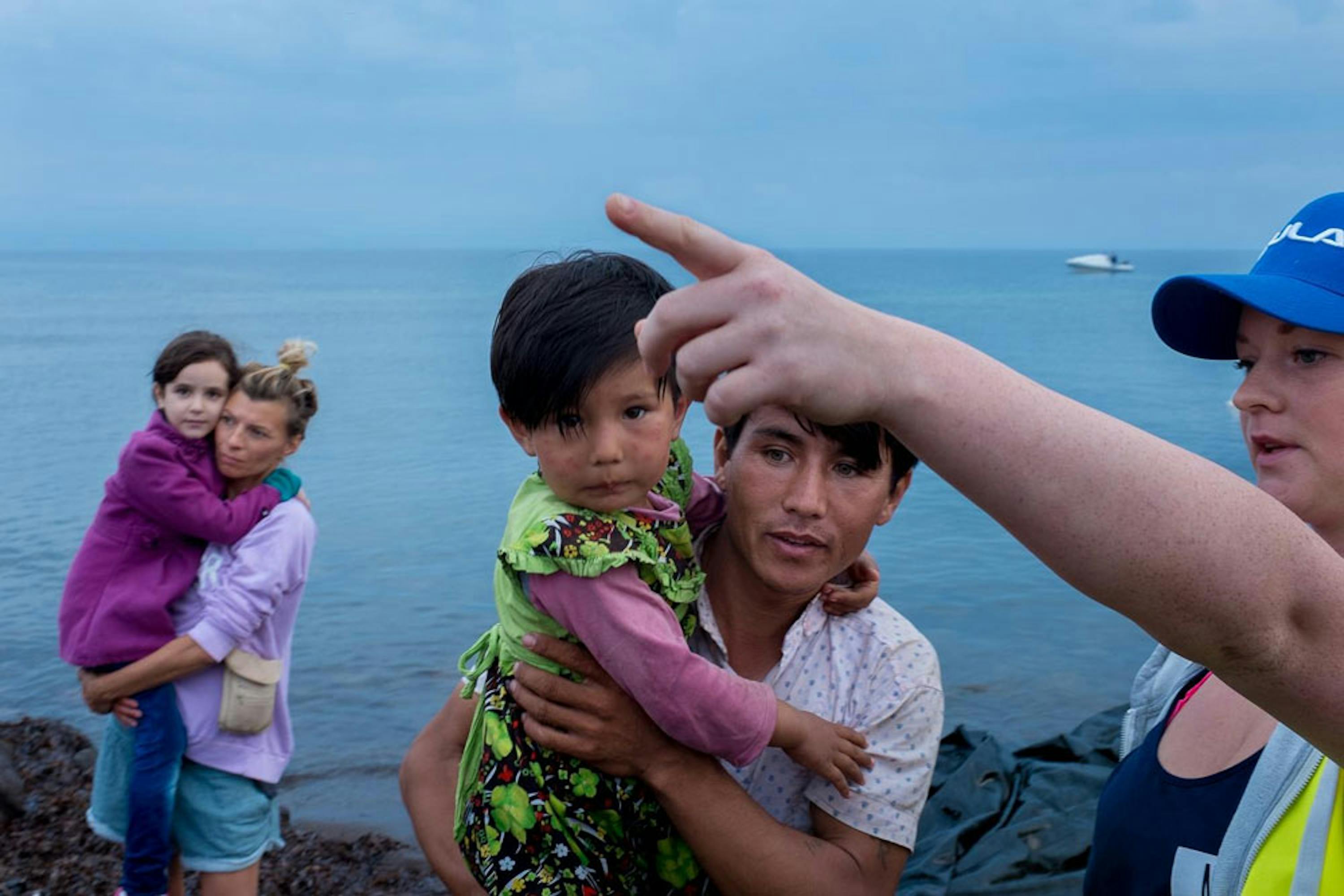 Bambini afgani appena sbarcati sull'isola greca di Lesbo, nel mare Egeo - ©UNICEF/NYHQ2015-2528/Gilbertson