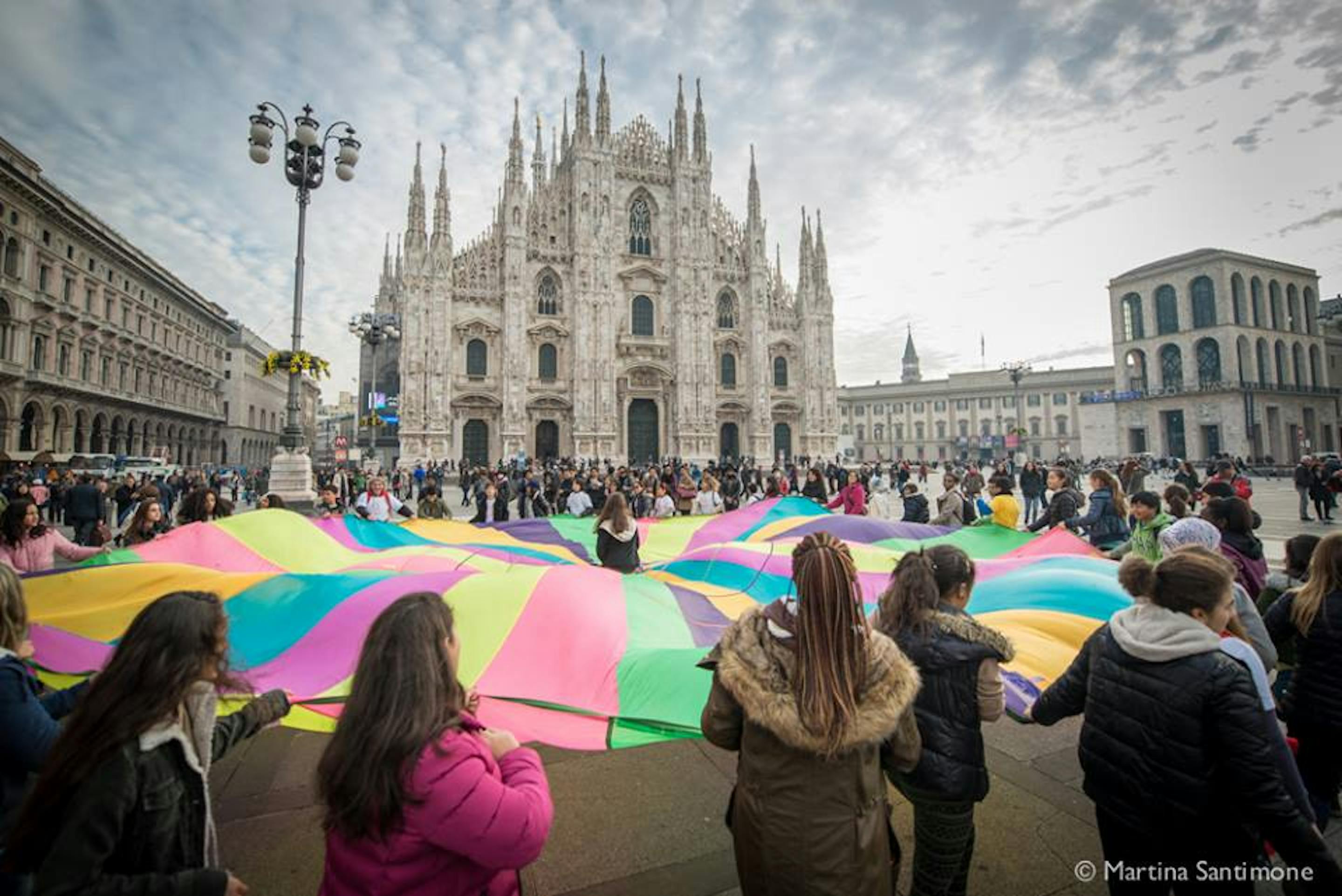 La manifestazione dell'UNICEF per la nomina di Milano 