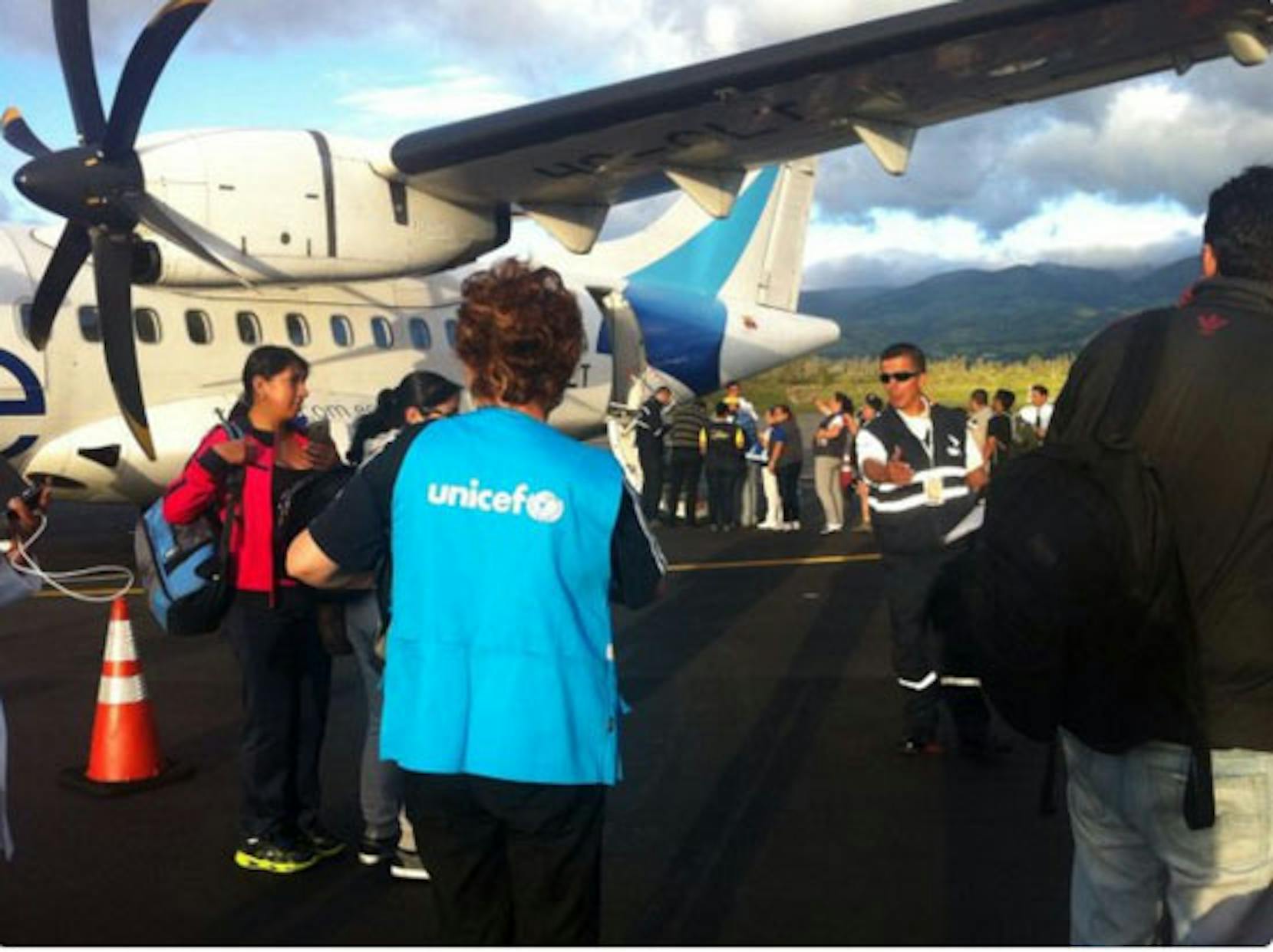 Operatori UNICEF in una delle località colpite dal sisma - ©UNICEF Ecuador/2016