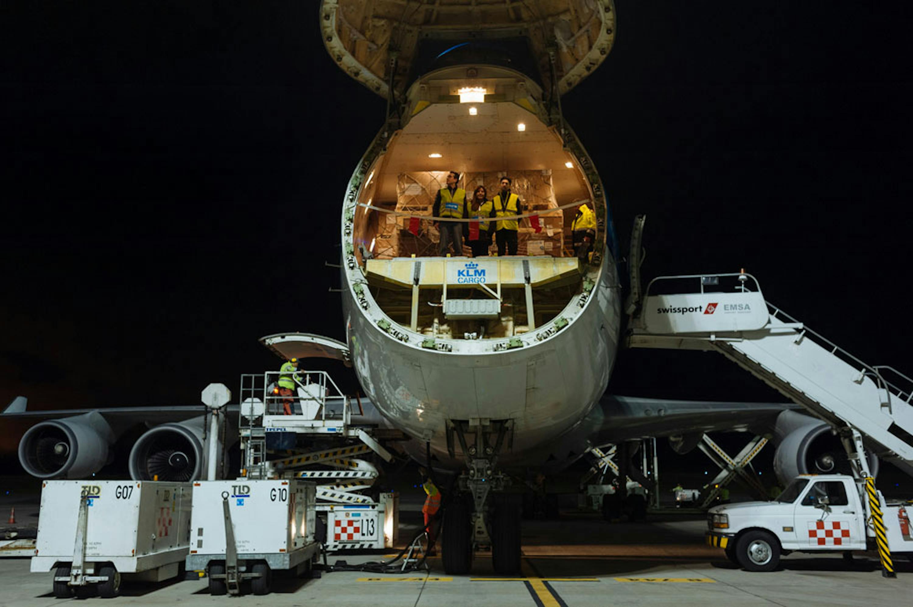 Il cargo atterrato nella notte tra il 22 e il 23 aprile 2016 all'aeroporto di Quito (Ecuador) con 86 tonnellate di aiuti umanitari - ©UNICEF/UN017439/Reinoso