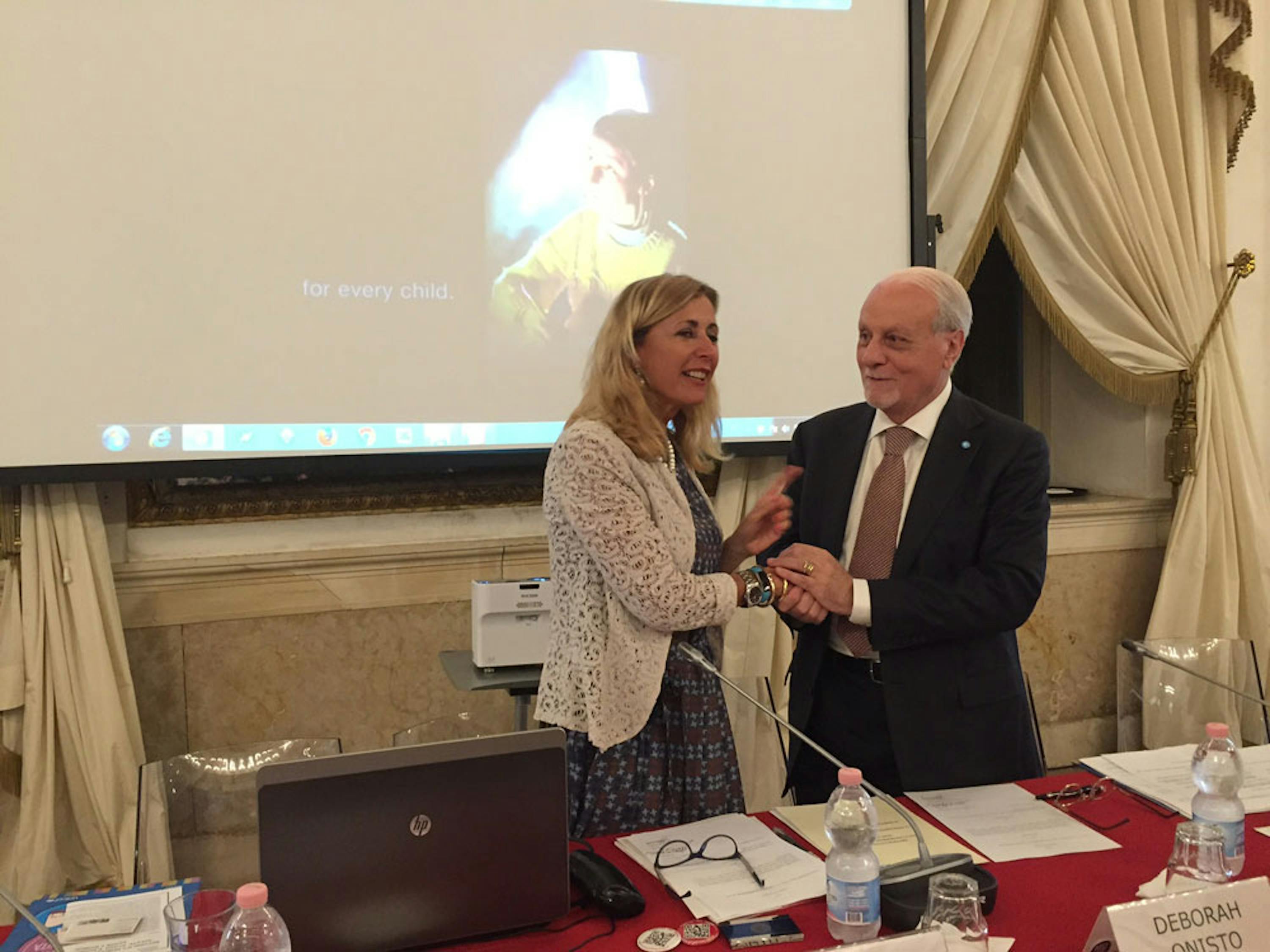 La presidente della Fondazione MUVE Mariacristina Gribaudi e il presidente dell'UNICEF Italia Giacomo Guerrera alla firma del protocollo d'intesa - ©UNICEF Italia/E. Chapin