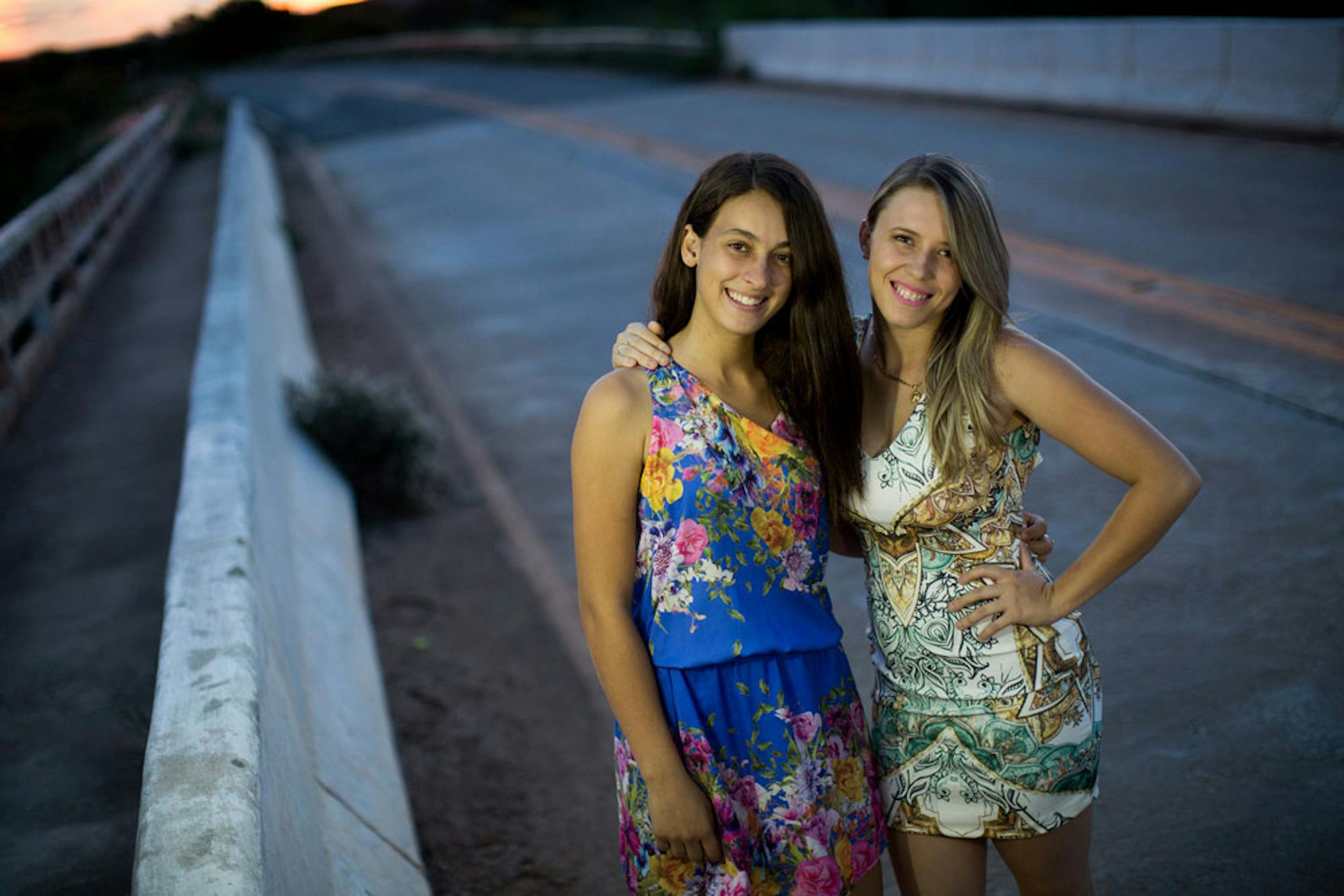 Winny (17 anni) e Jessica (20) sono state vittime di gravi atti di cyber-bullismo e oggi, grazie all'UNICEF, sono attiviste per la lotta al bullismo e al sessismo nel loro paese, il Brasile - ©UNICEF/UN017648/Ueslei Marcelino