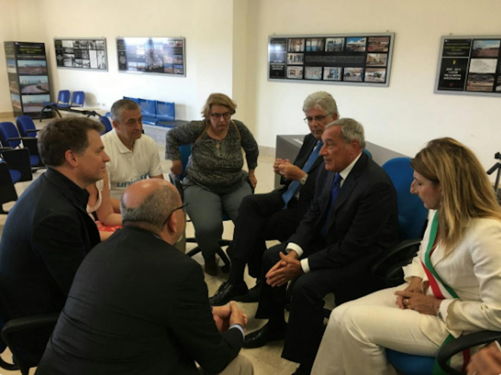 Il presidente del Senato Pietro Grasso durante l'incontro a Lampedusa con la delegazione UNICEF - ©UNICEF Italia/2016