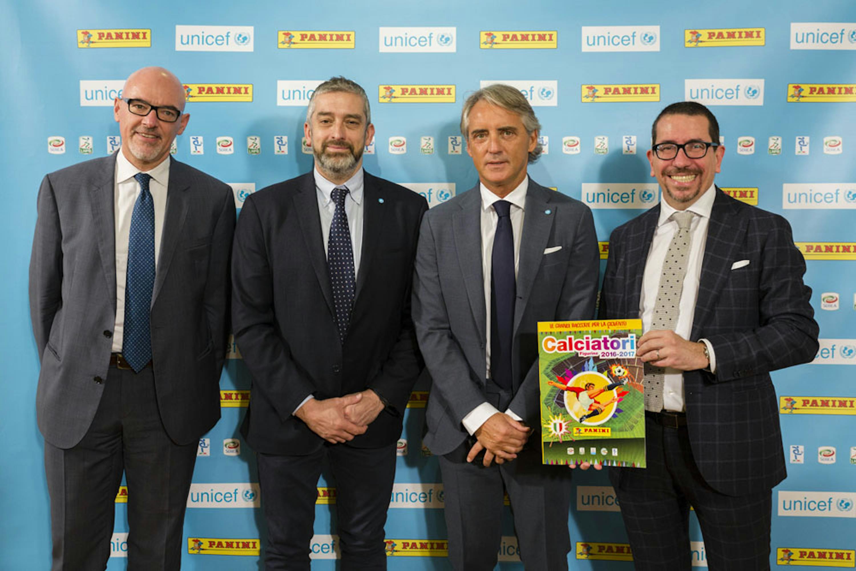 Da sin.: Marco Brunelli (Lega Serie A), Paolo Rozera (UNICEF Italia), Roberto Mancini, Antonio Allegra (Panini) - ©GoProject