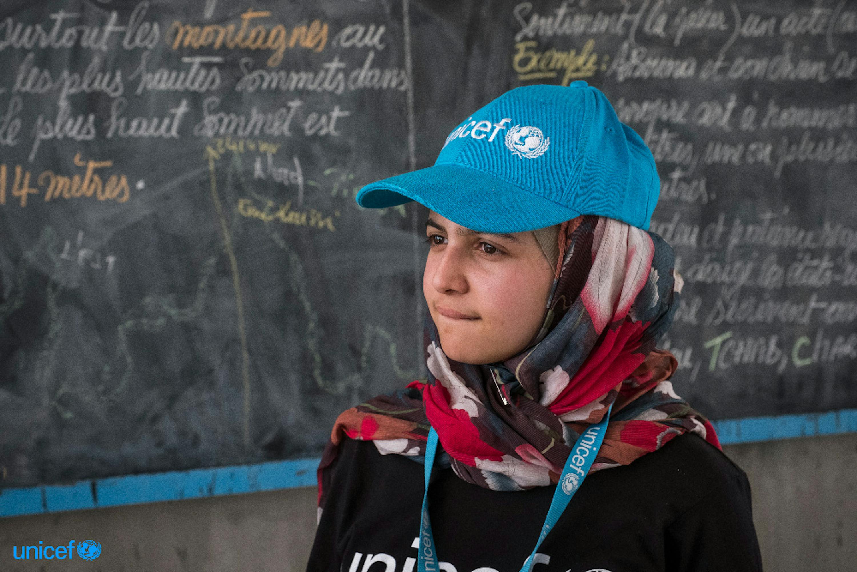 Muzoon Almellehan, la giovanissima rifugiata siriana nominata Goodwill Ambassador dell'UNICEF, durante la sua recente missione in Ciad - ©UNICEF/UN060490/Sokhin