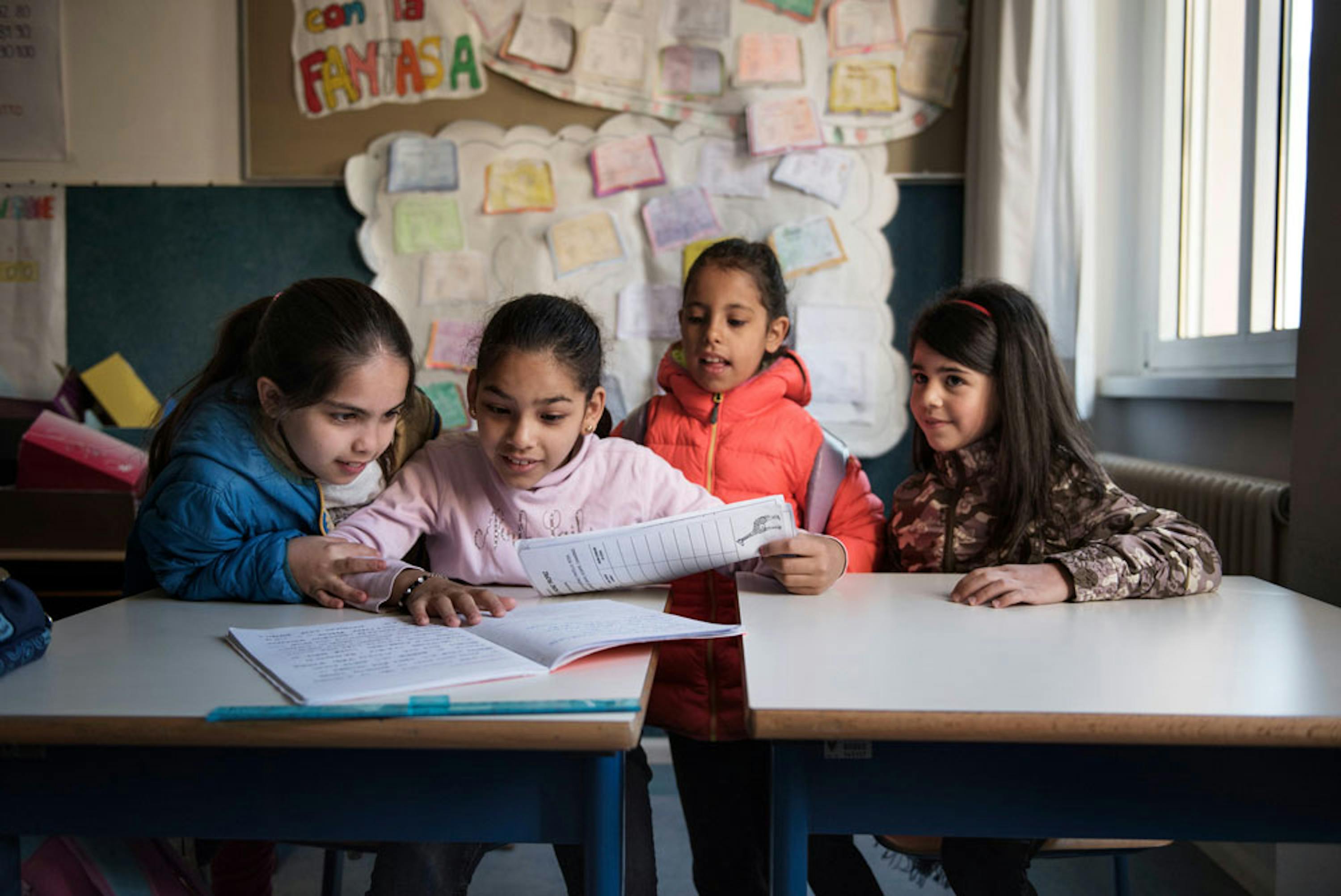 Alunne italiane e siriane in una scuola primaria di Trento - ©UNICEF/UN069359/A.Romenzi