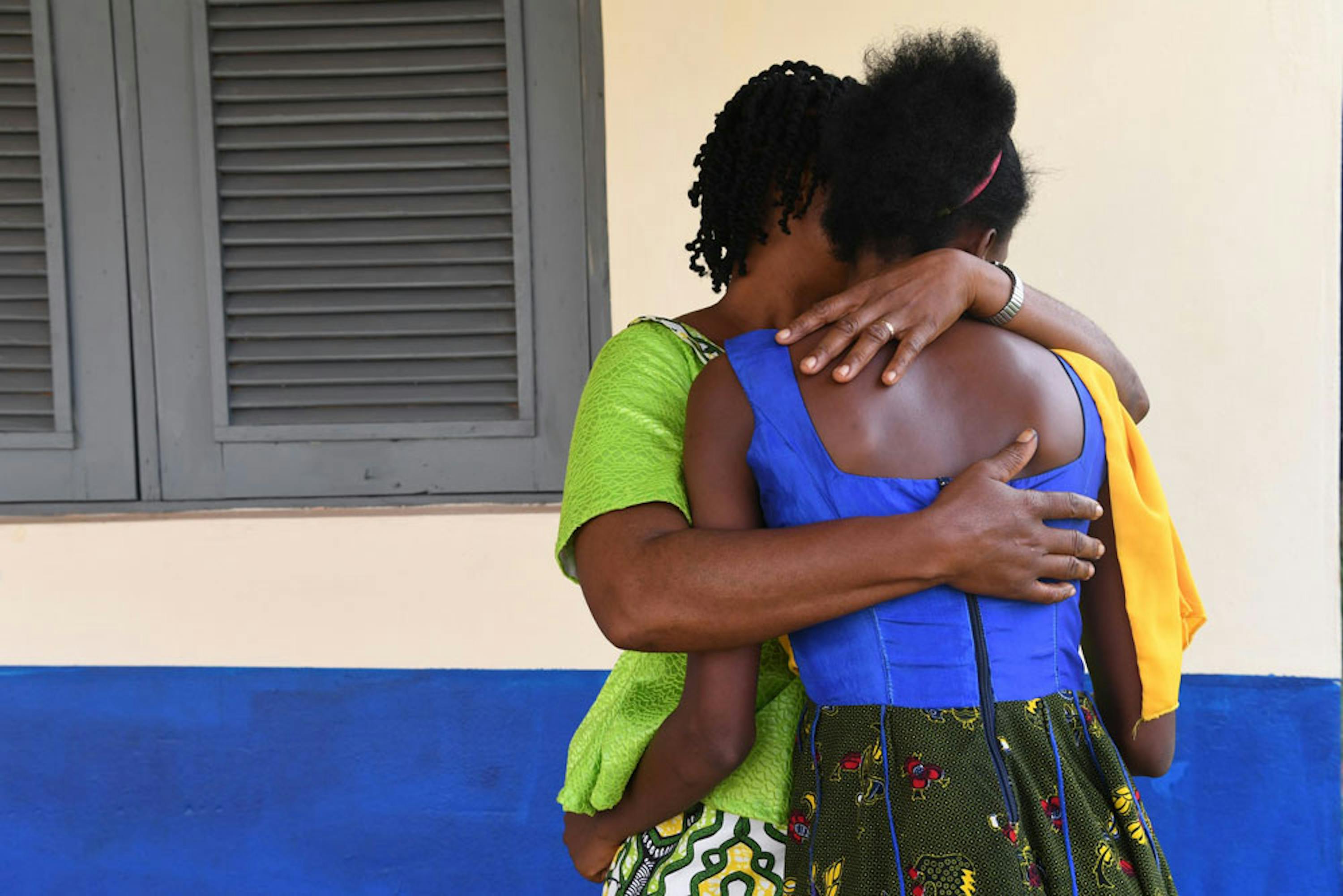 Una ragazza sieropositiva di Daola, villaggio della Costa d'Avorio. Le infezioni da HIV tra gli adolescenti sono in aumento nel mondo: +30% rispetto al 2005 - ©UNICEF/UN061625/DeJongh