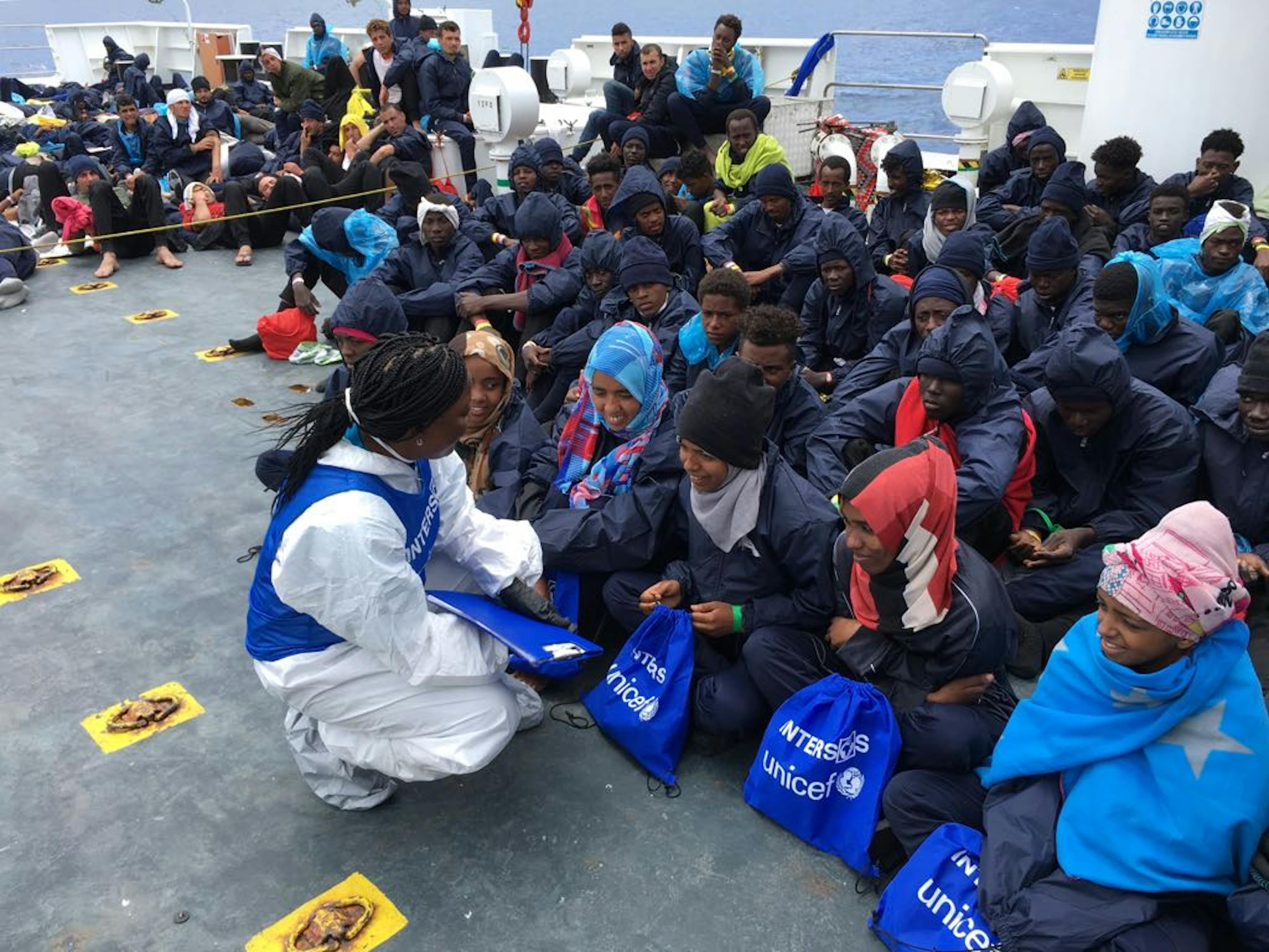 Sidonie Nsiako fa parte del team Intersos-UNICEF che ha viaggiato sulla nave della Guardia Costiera 