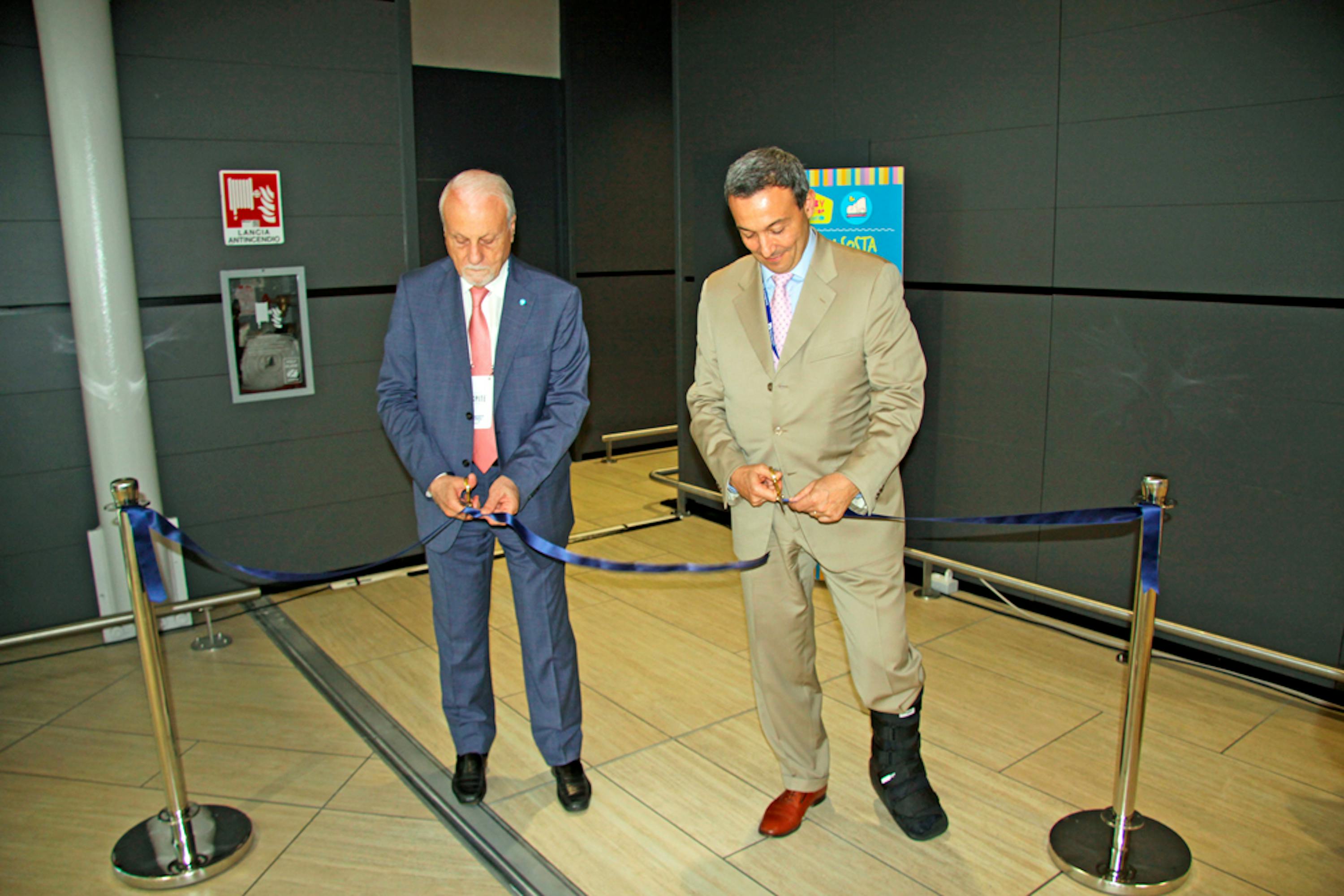 L' Amministratore Delegato di ADR Ugo de Carolis e il presidente dell'Unicef Guerrera inaugurano il nuovo baby Pit Stop dell'Aeroporto di Fiumicino