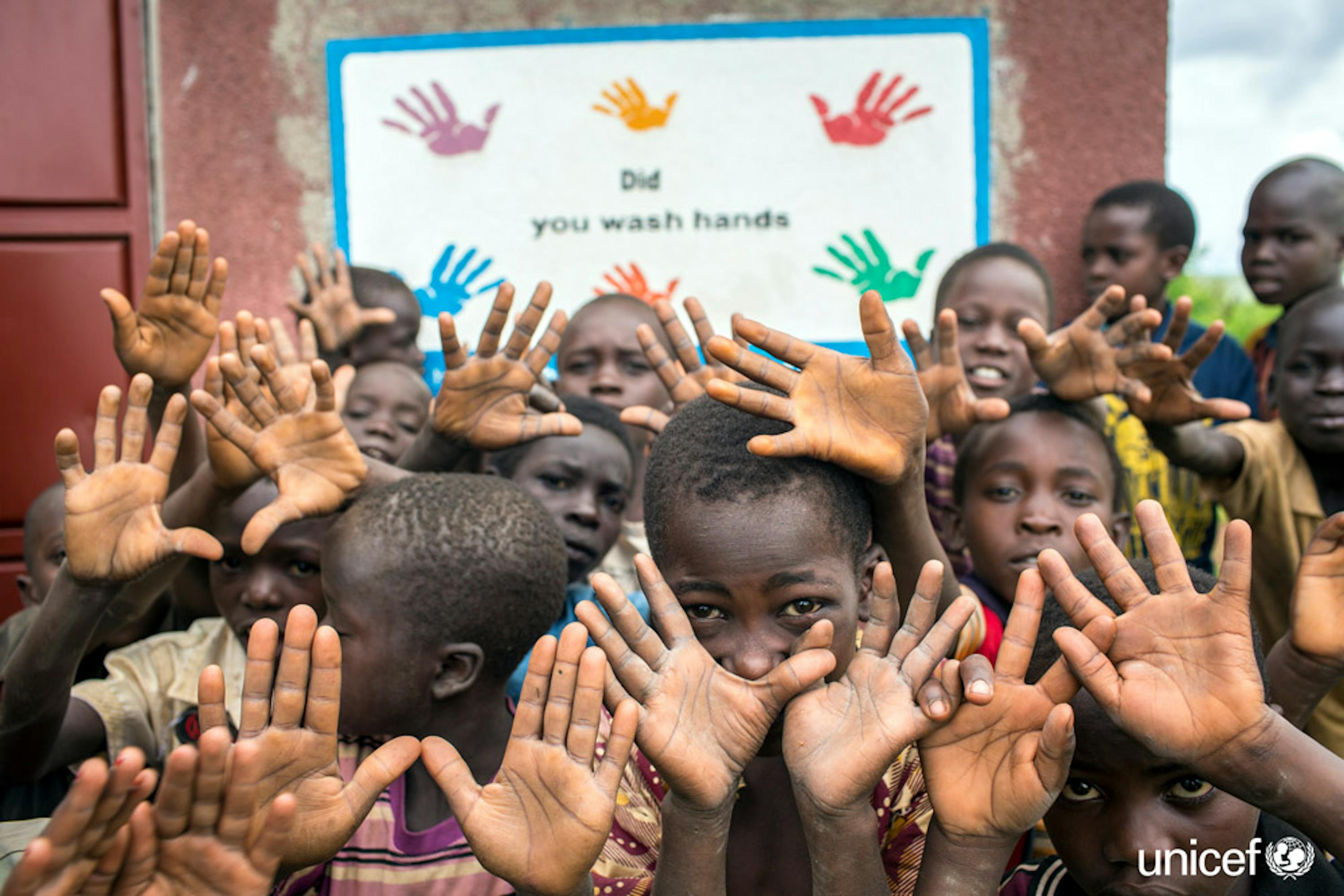 Alunni di una scuola di Kiryandongo (Uganda) - ©UNICEF/UN03212/Ose