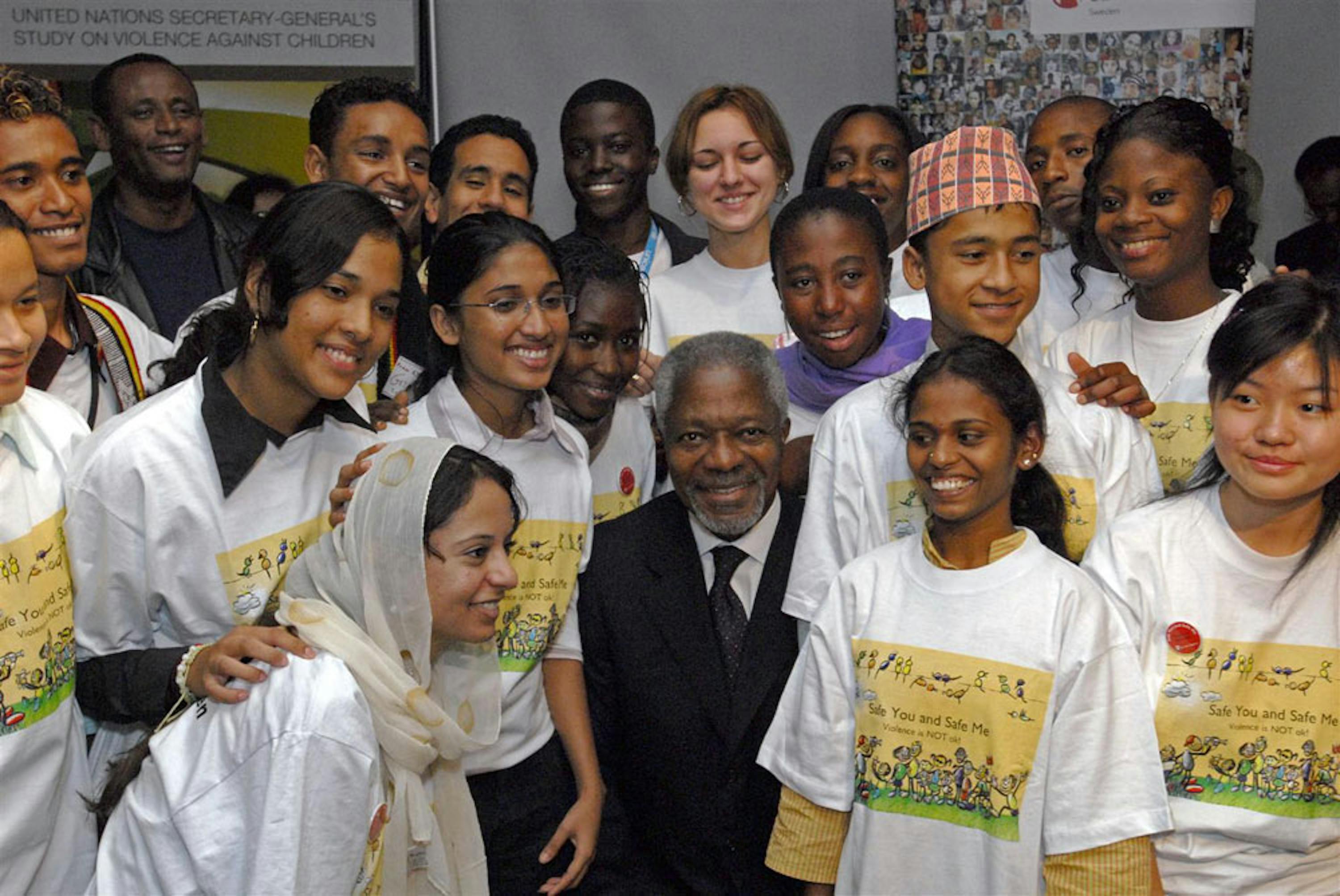 Kofi Annan, l'ex Segretario Generale dell'ONU recentemente scomparso, durante un incontro con i ragazzi nel 2006 - ©UNICEF/UNI45324/Markisz