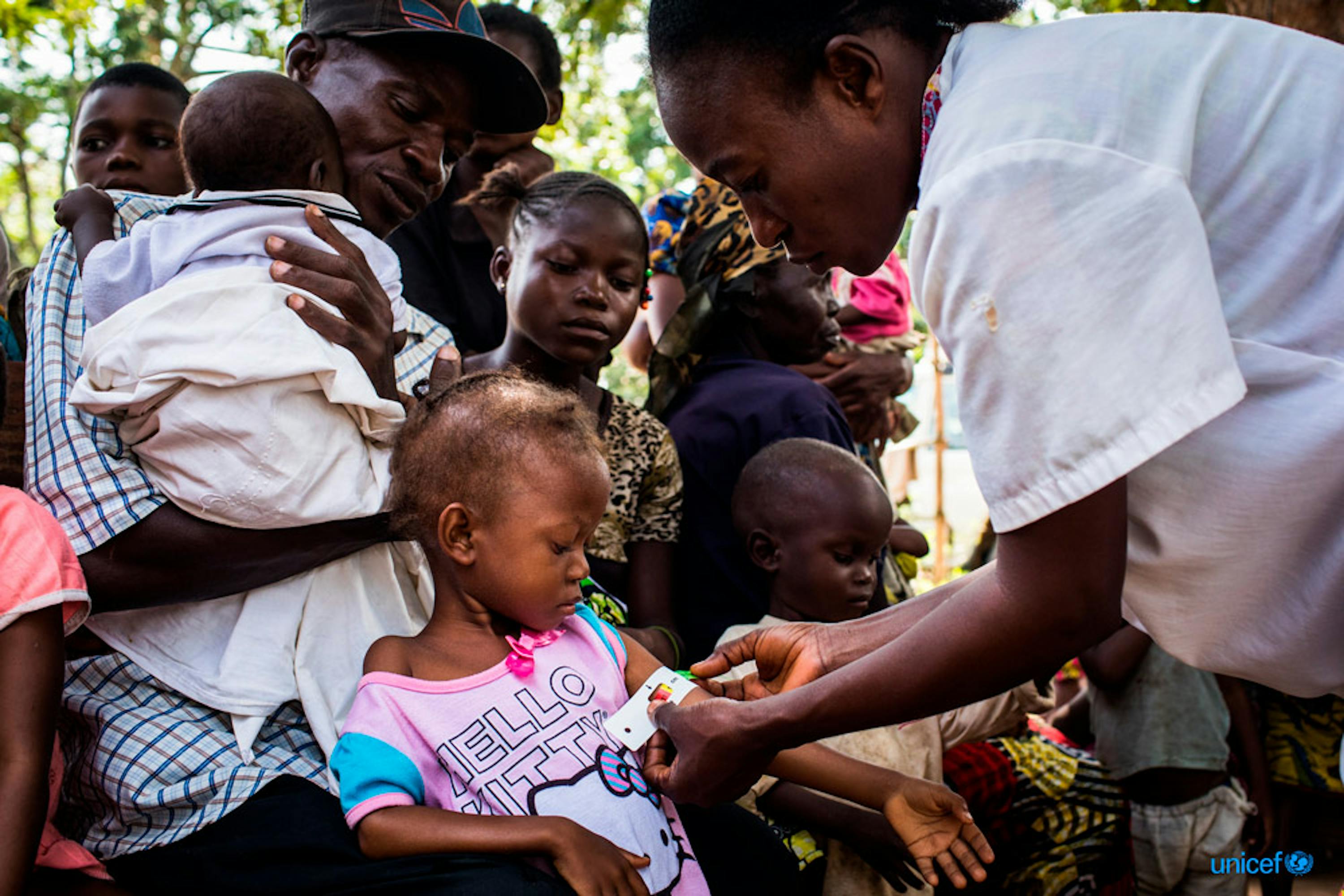 Kananga, regione di Kasaï, Repubblica Democratica del Congo. Alla Saint Martyr Health Clinic si sta svolgendo lo screening per prevenire la malnutrizione - © UNICEF/UN0157537/Tremeau