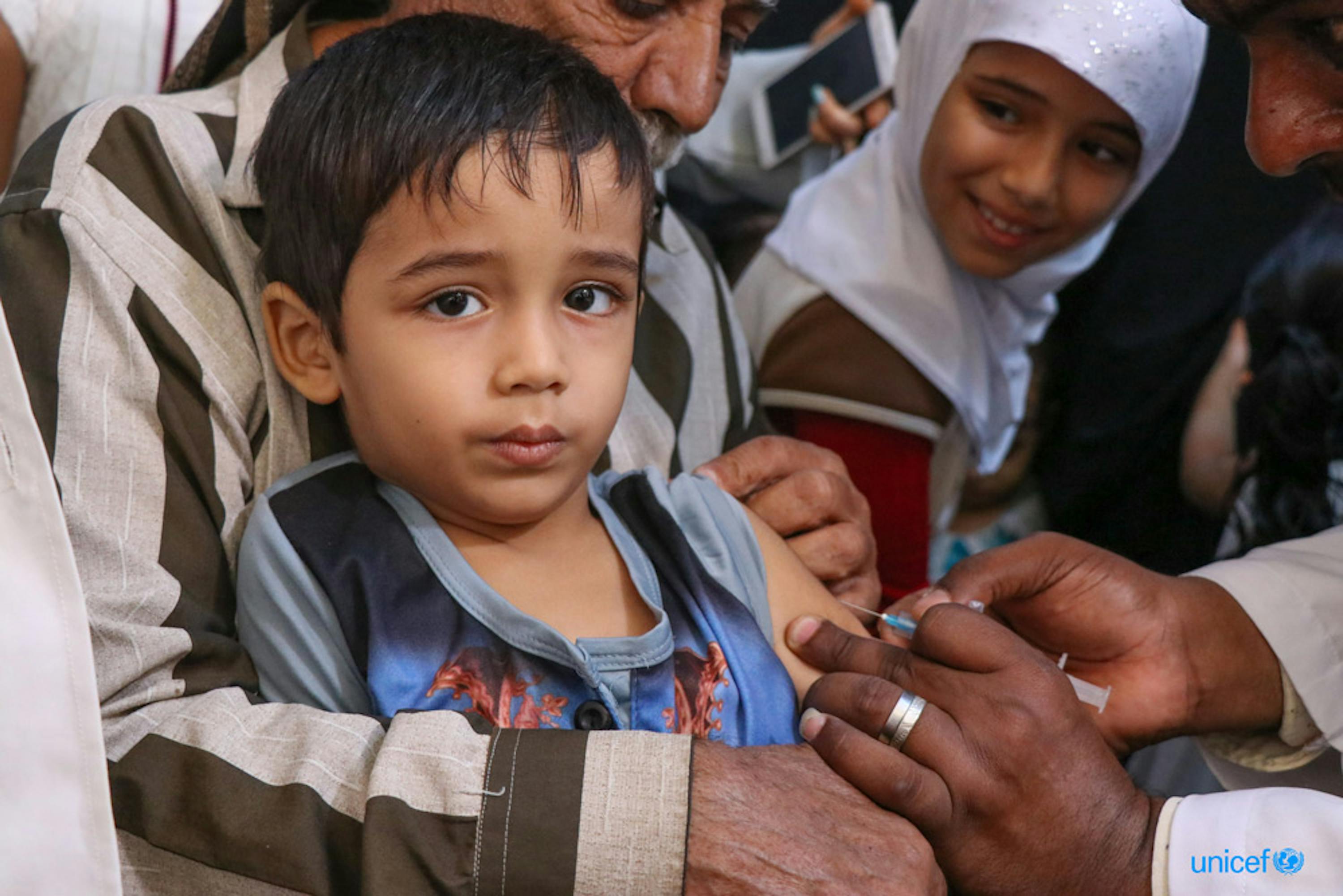 Vaccinazione contro morbillo e rosolia a Aden (Yemen) - ©UNICEF/UN0284422/Fadhel