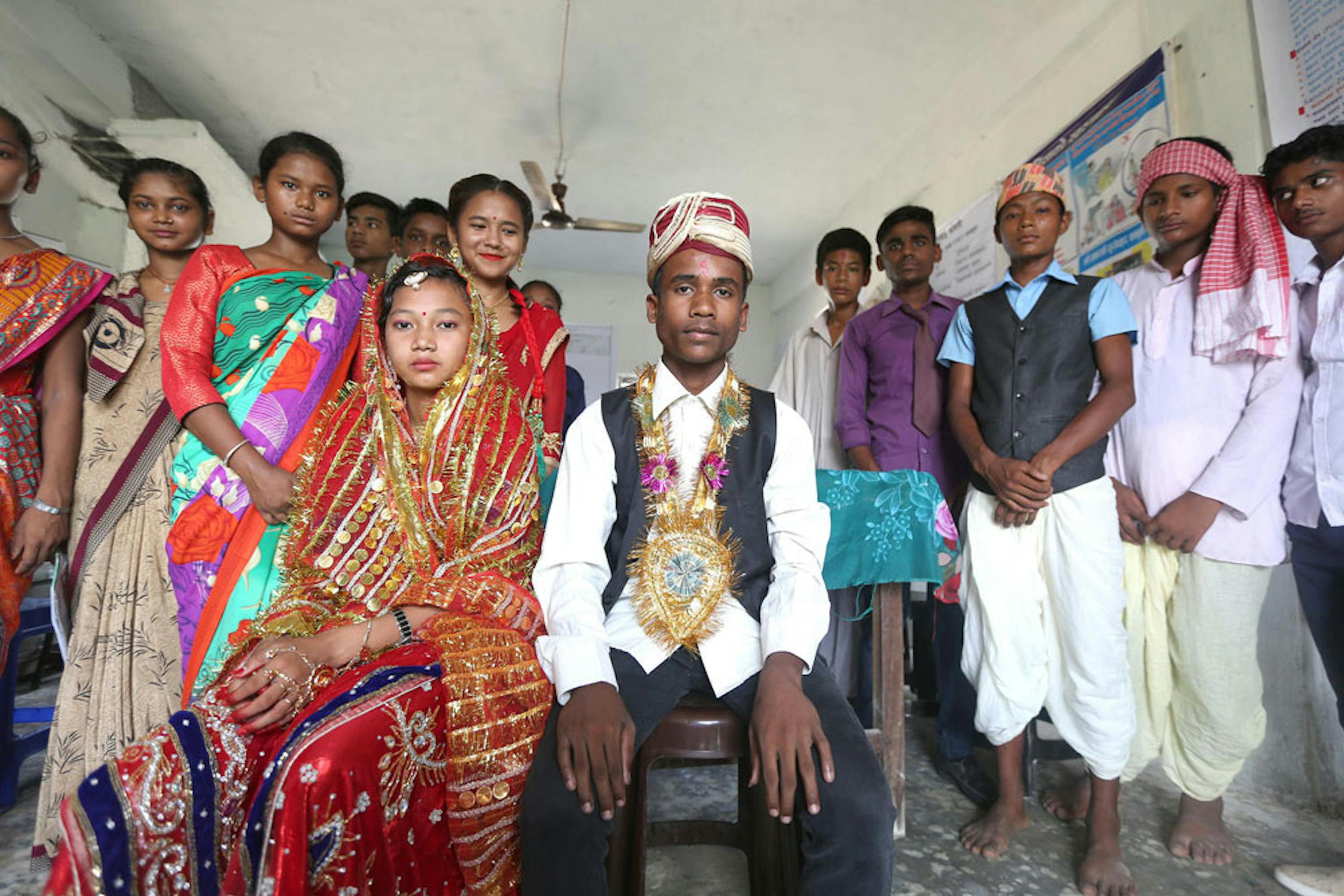 Un'attività di sensibilizzazione sul tema dei matrimoni precoci in Nepal, organizzata da UNICEF e UNFPA. Scene identiche ma reali si celebrano ogni giorno nel paese asiatico - ©UNICEF/UN0302727/Panday