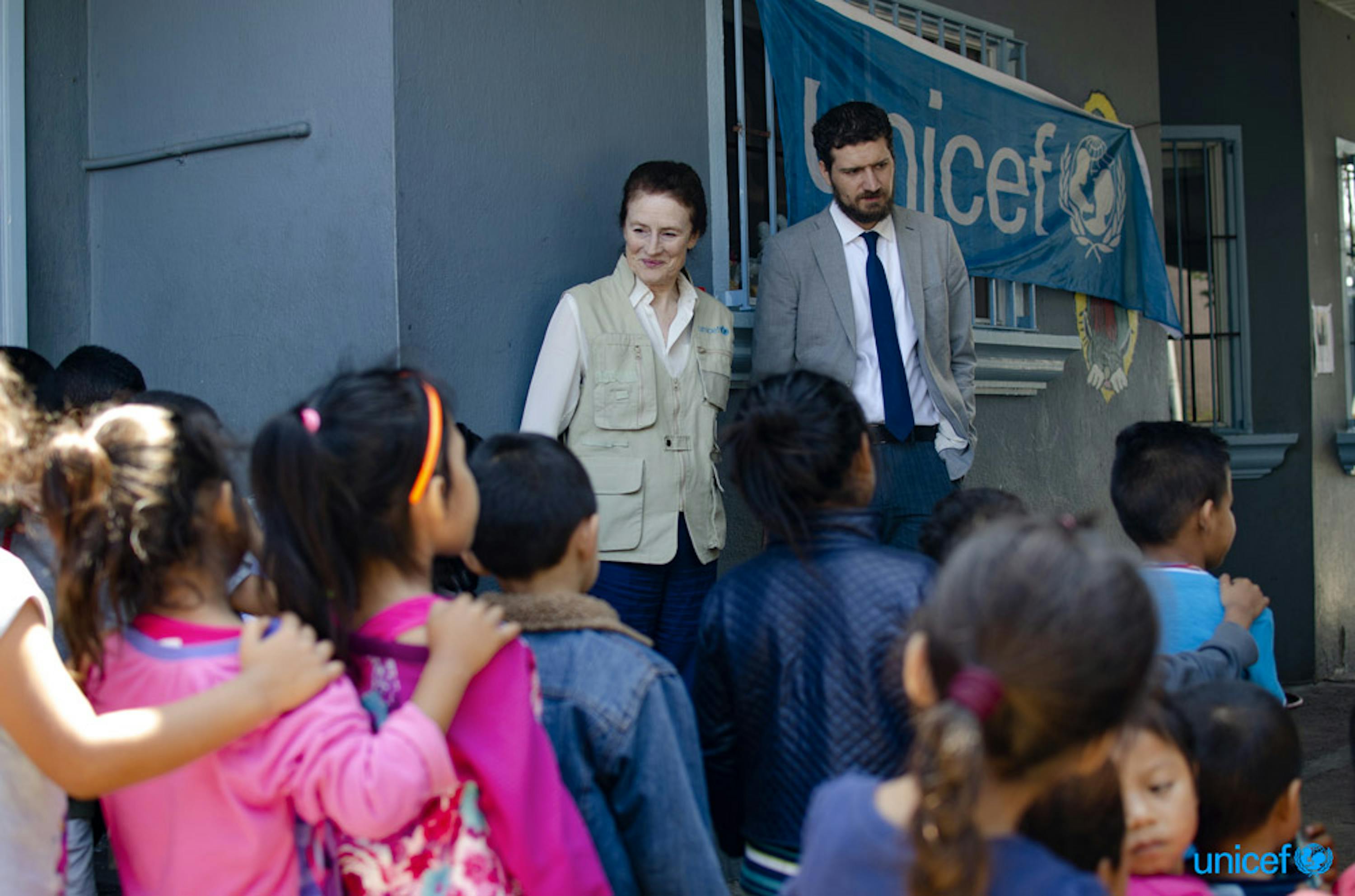 Tijuana, Messico Il direttore esecutivo dell'UNICEF Henrietta H. Fore visita un centro di accoglienza supportato dove i bambini migranti provenienti dal Messico e dall'America centrale ricevono sostegno psicosociale © UNICEF/UN0321669/Carrillo