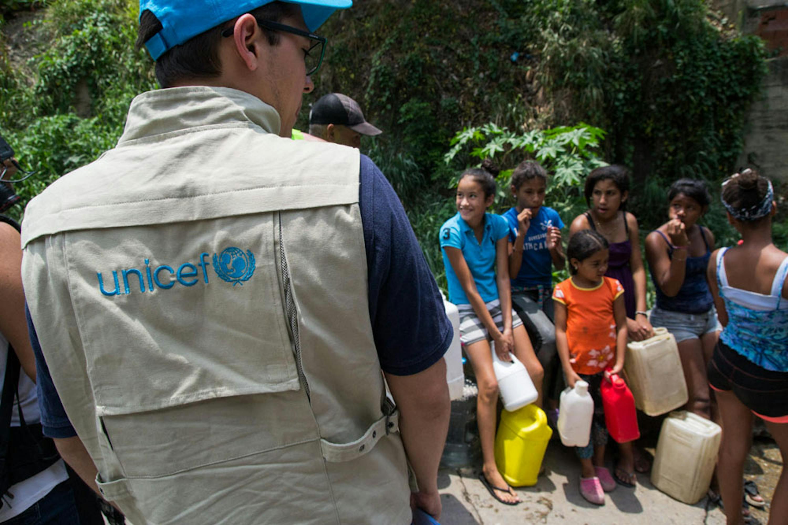 In Venezuela per milioni di bambini l'accesso a un'acqua sicura è ostacolato dalle carenze nella manutenzione e dai ripetuti black-out - ©UNICEF/UN0310958/Vera