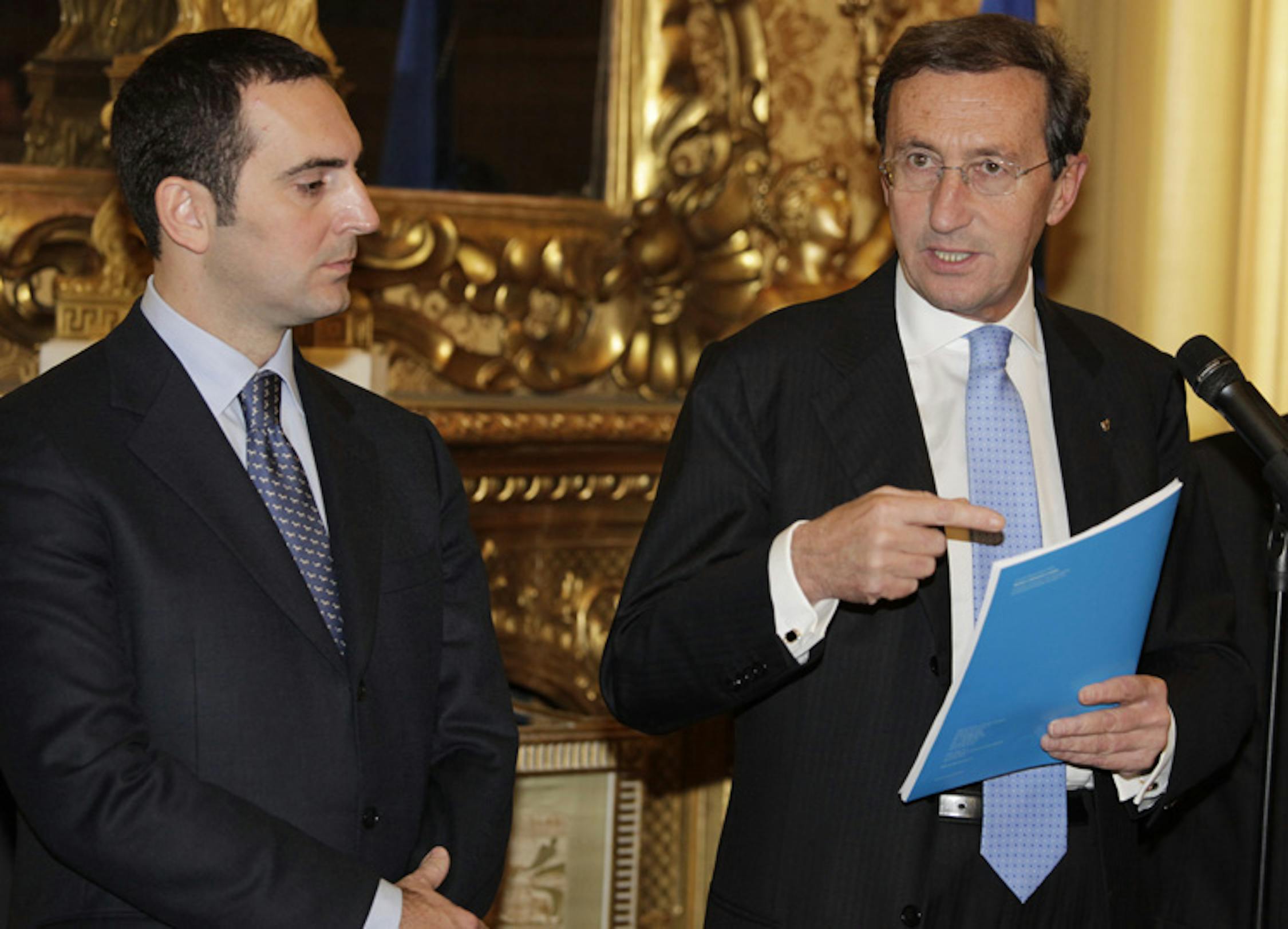 Il presidente della Camera Gianfranco Fini e il presidente dell'UNICEF Italia Vincenzo Spadafora - ©UNICEF Italia/2010/A.Longobardi