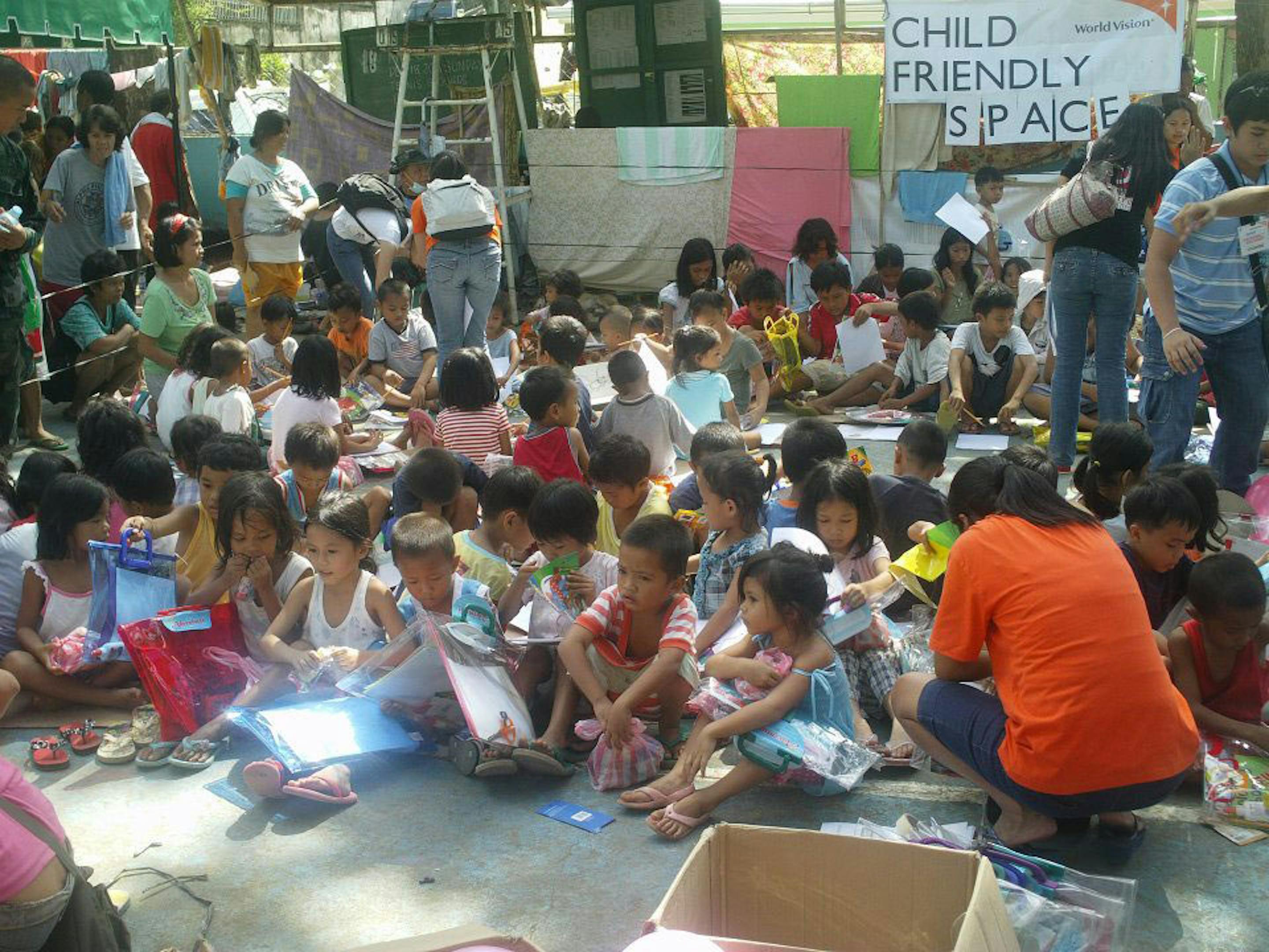 Un ''Child Friendly Space'' allestito in un sobborgo di Cagayan de Oro per i piccoli sfollati - Foto dell'autore dell'articolo